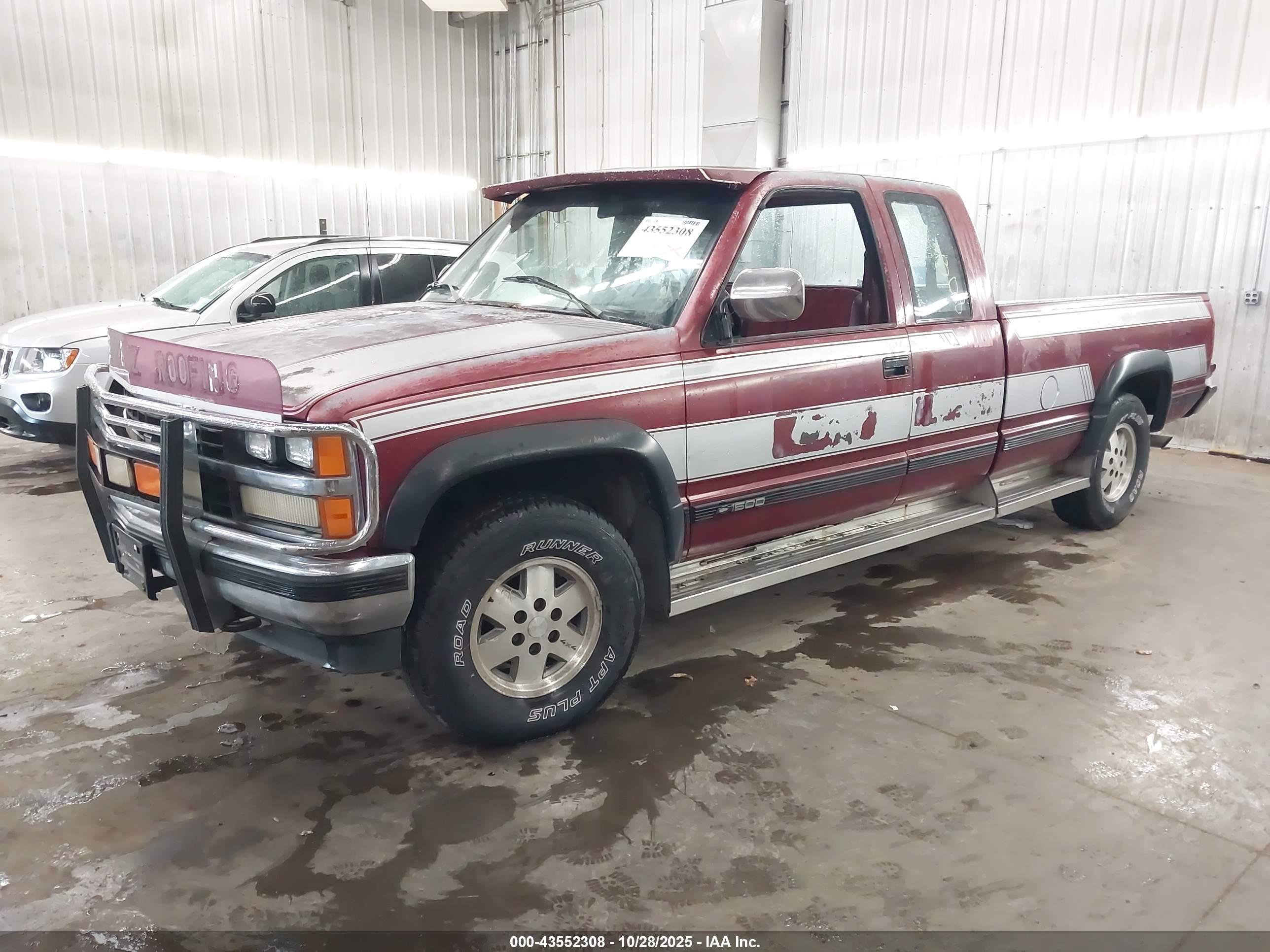CHEVROLET GMT-400 image 2