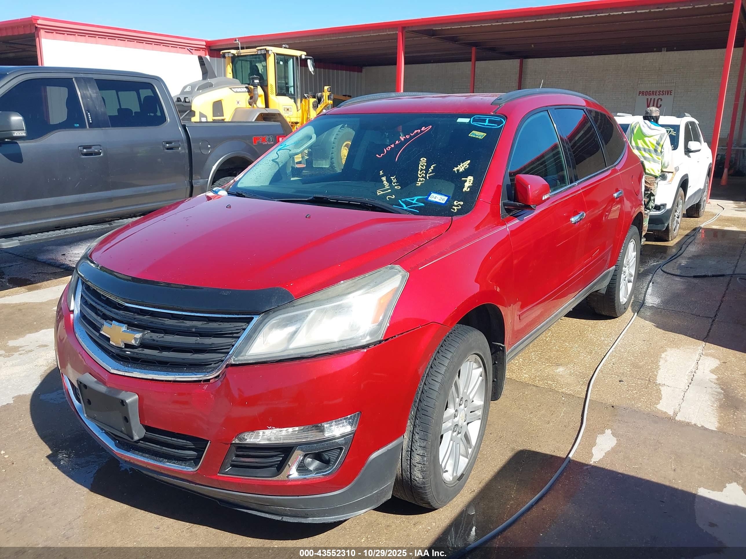 CHEVROLET TRAVERSE image 2