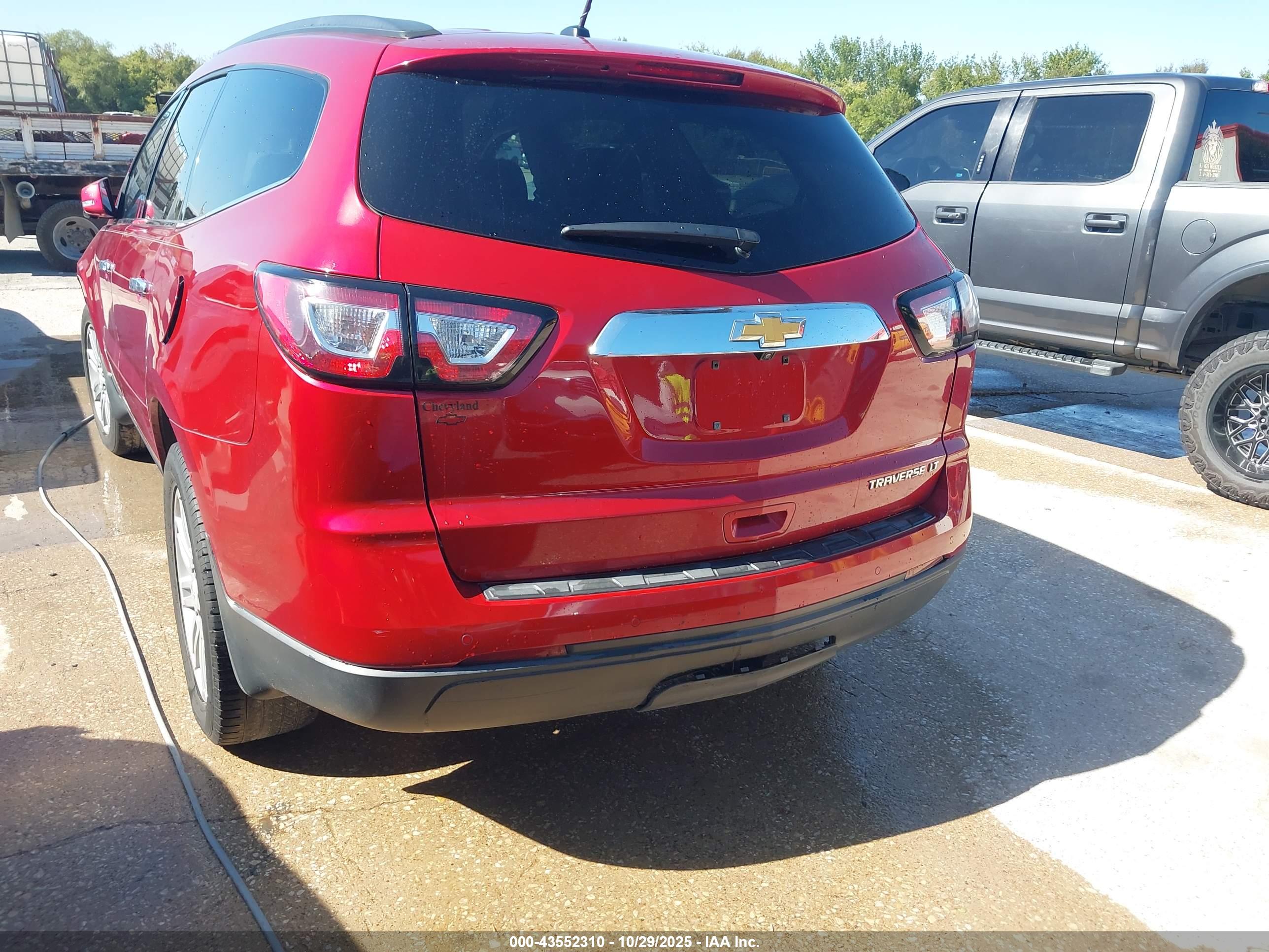 CHEVROLET TRAVERSE image 6