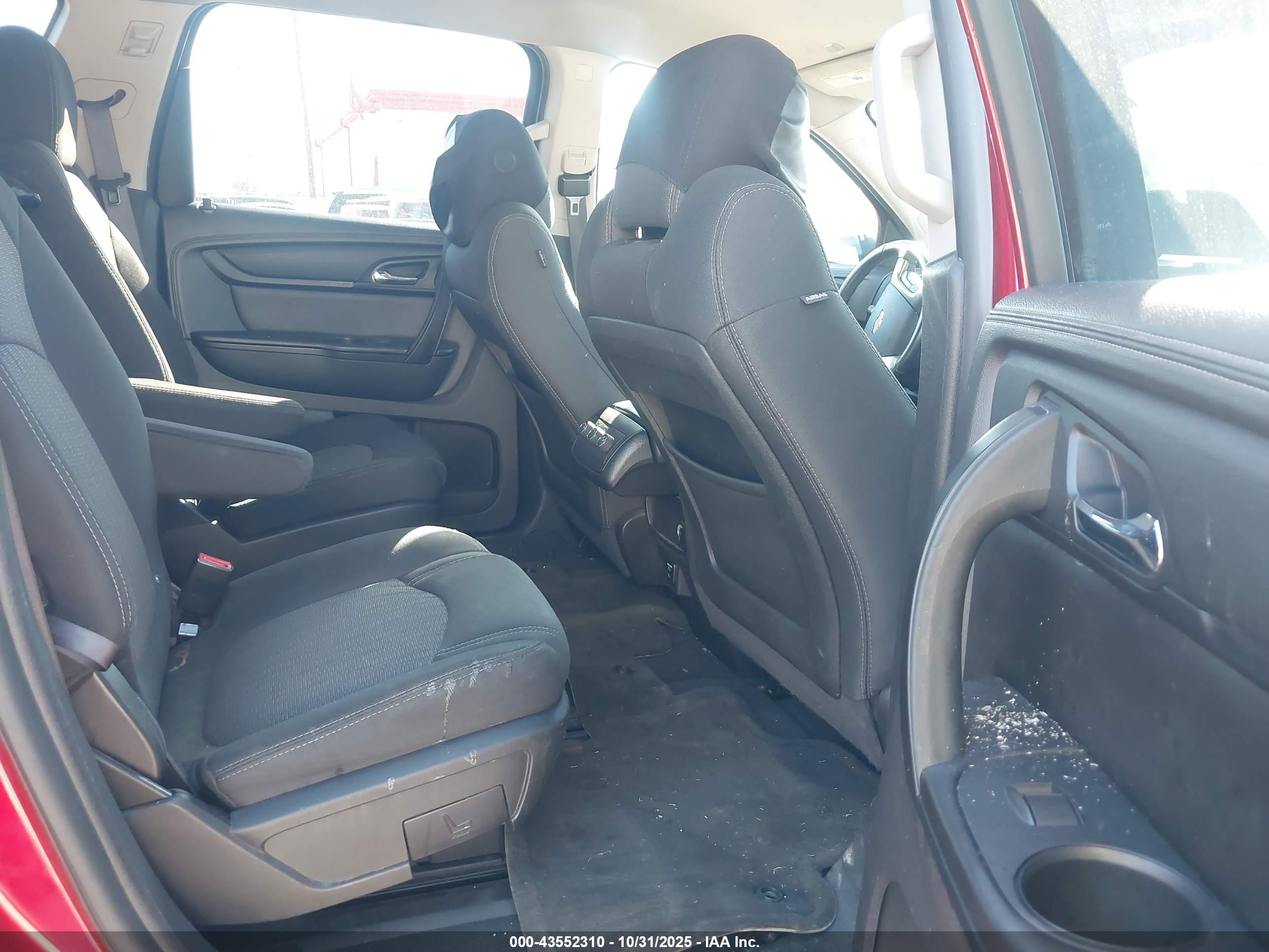 CHEVROLET TRAVERSE image 8