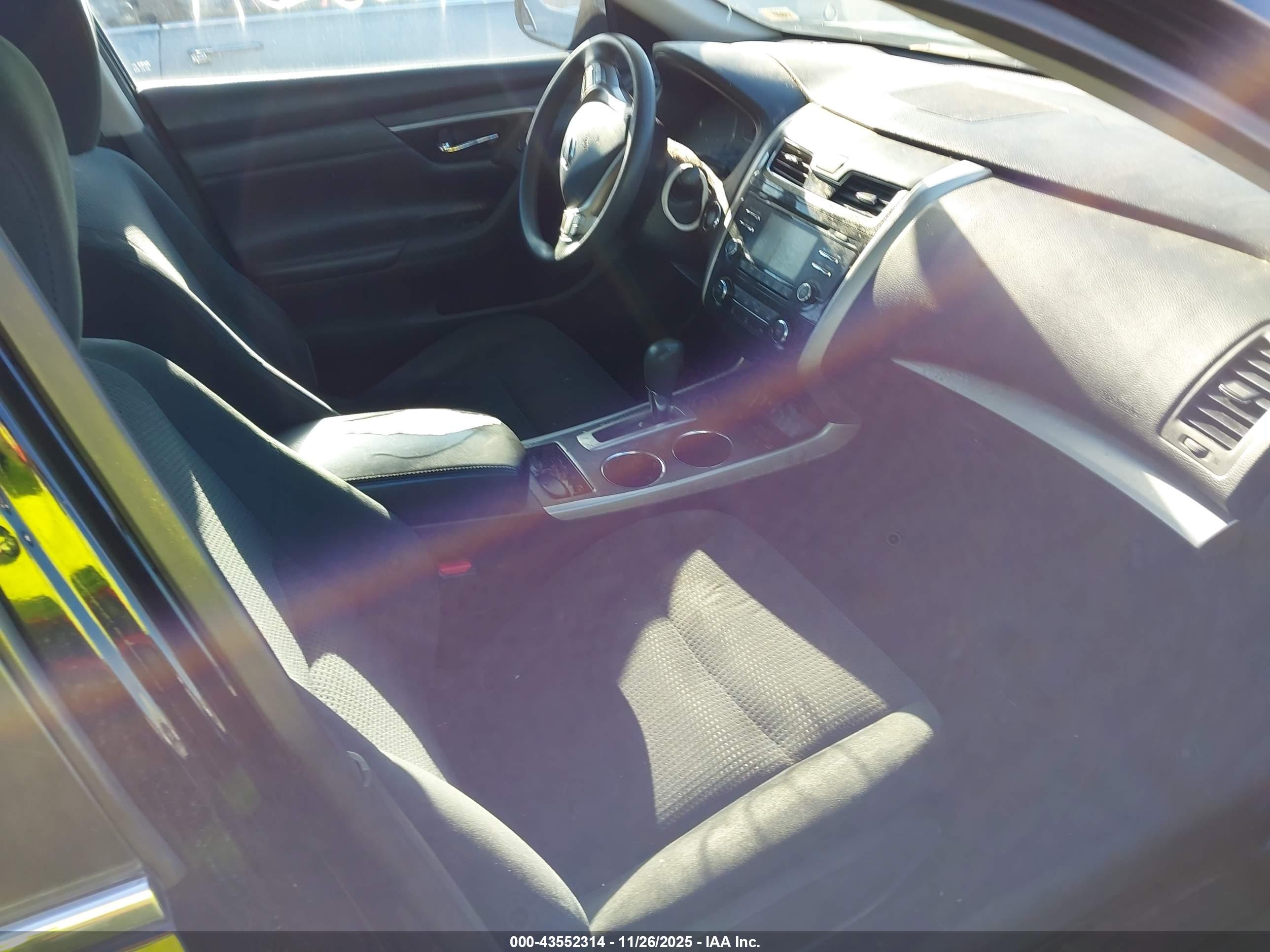 NISSAN ALTIMA image 5