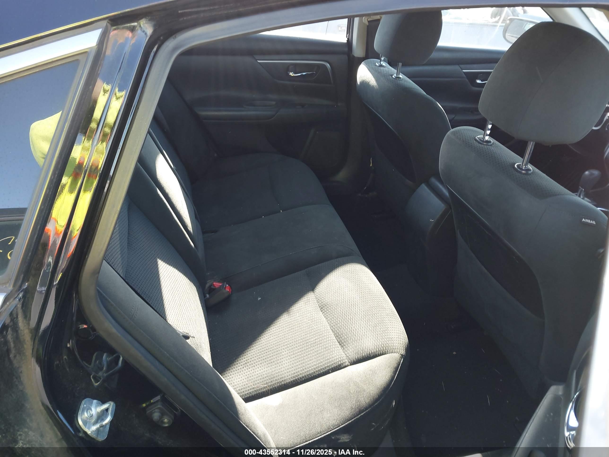 NISSAN ALTIMA image 8