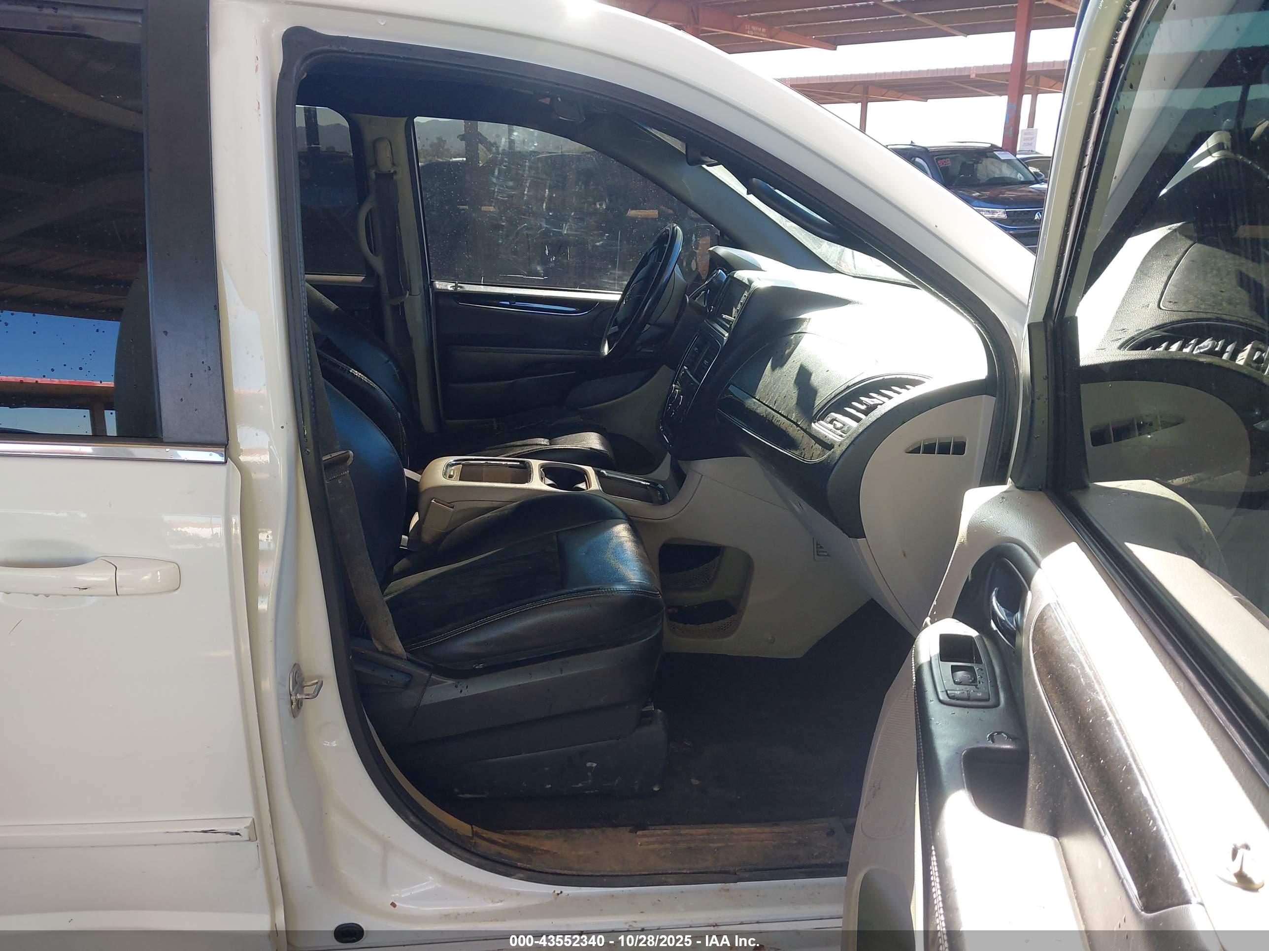 DODGE GRAND image 5