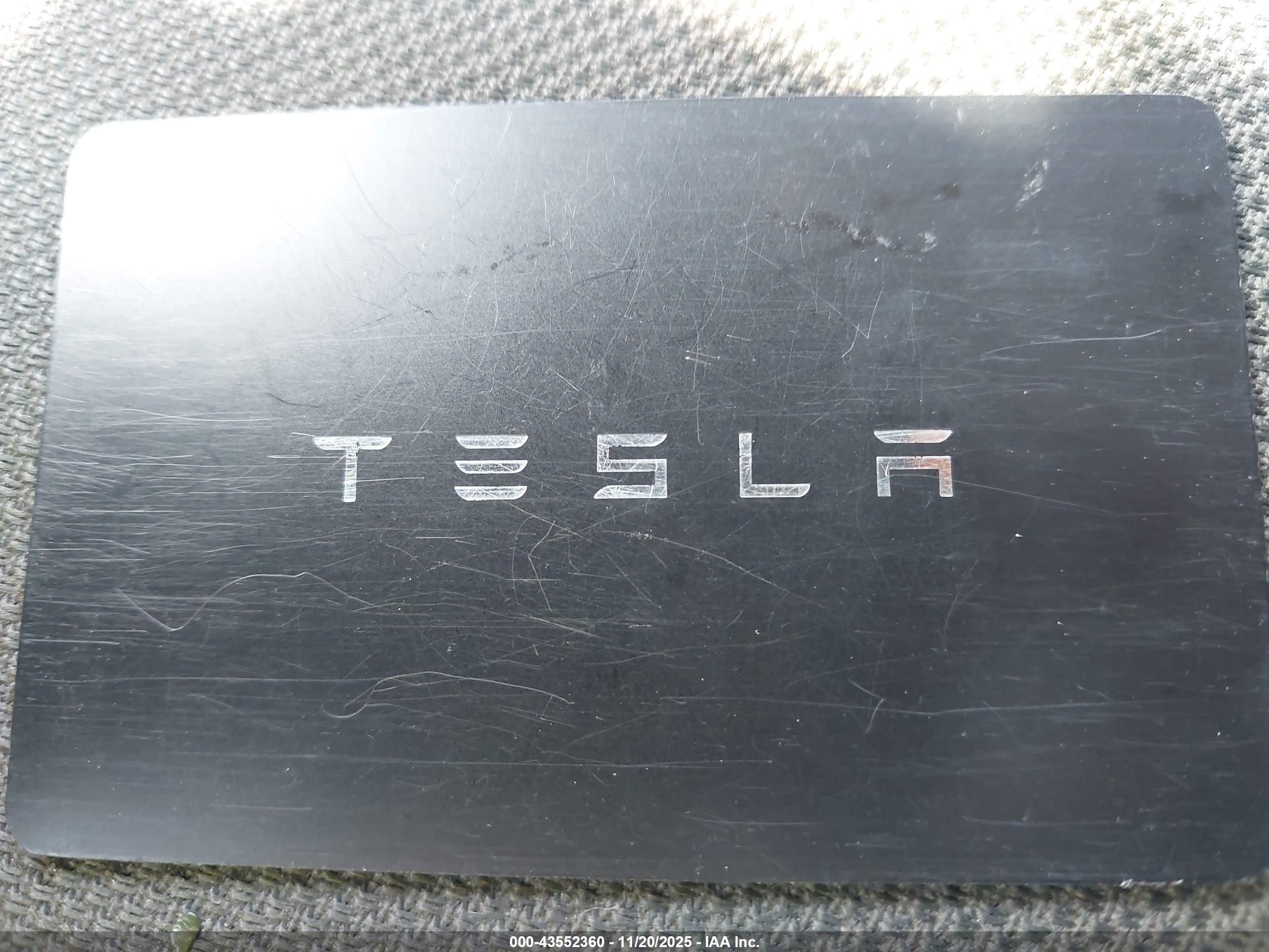 TESLA MODEL image 11
