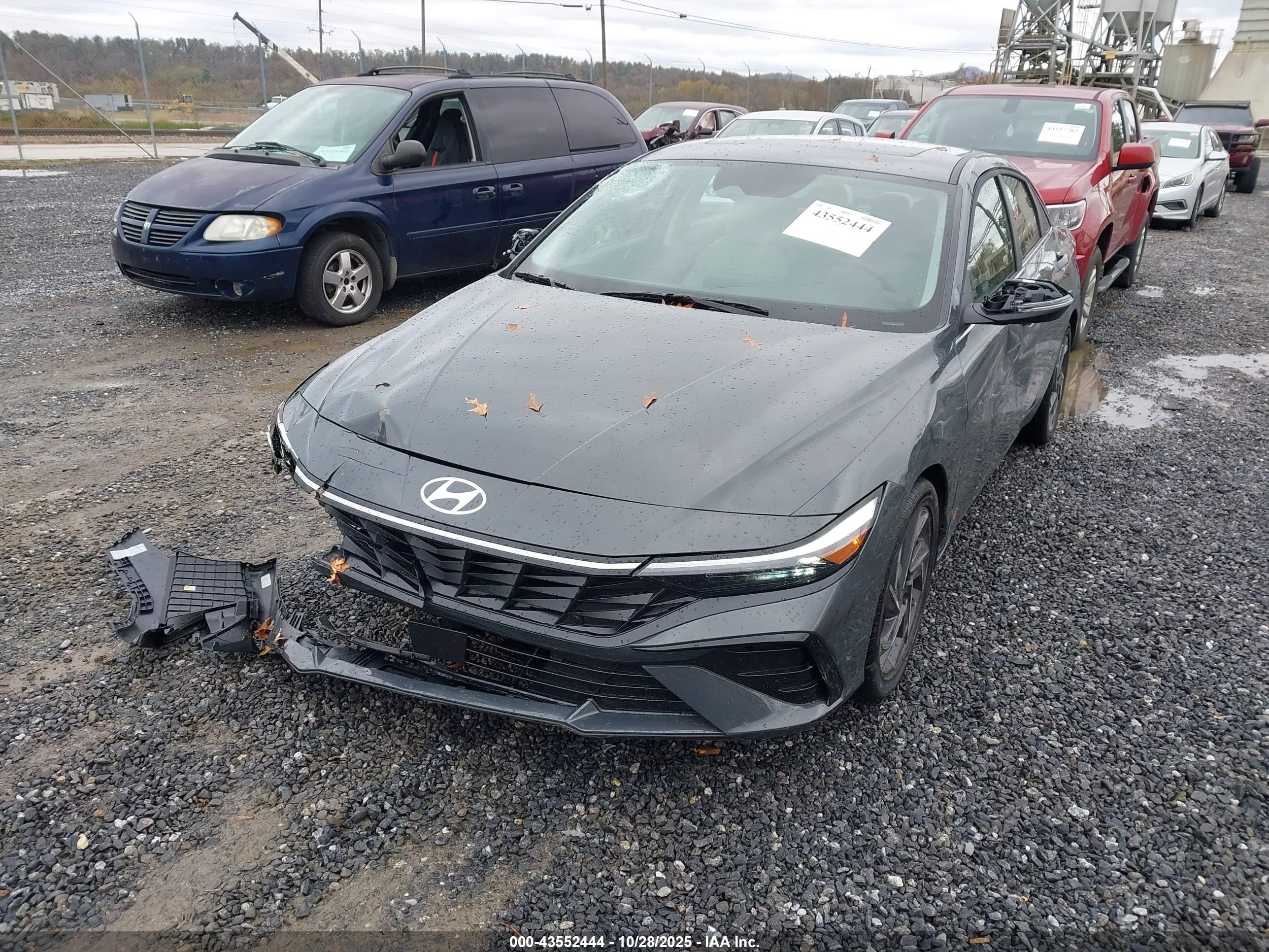 HYUNDAI ELANTRA image 6
