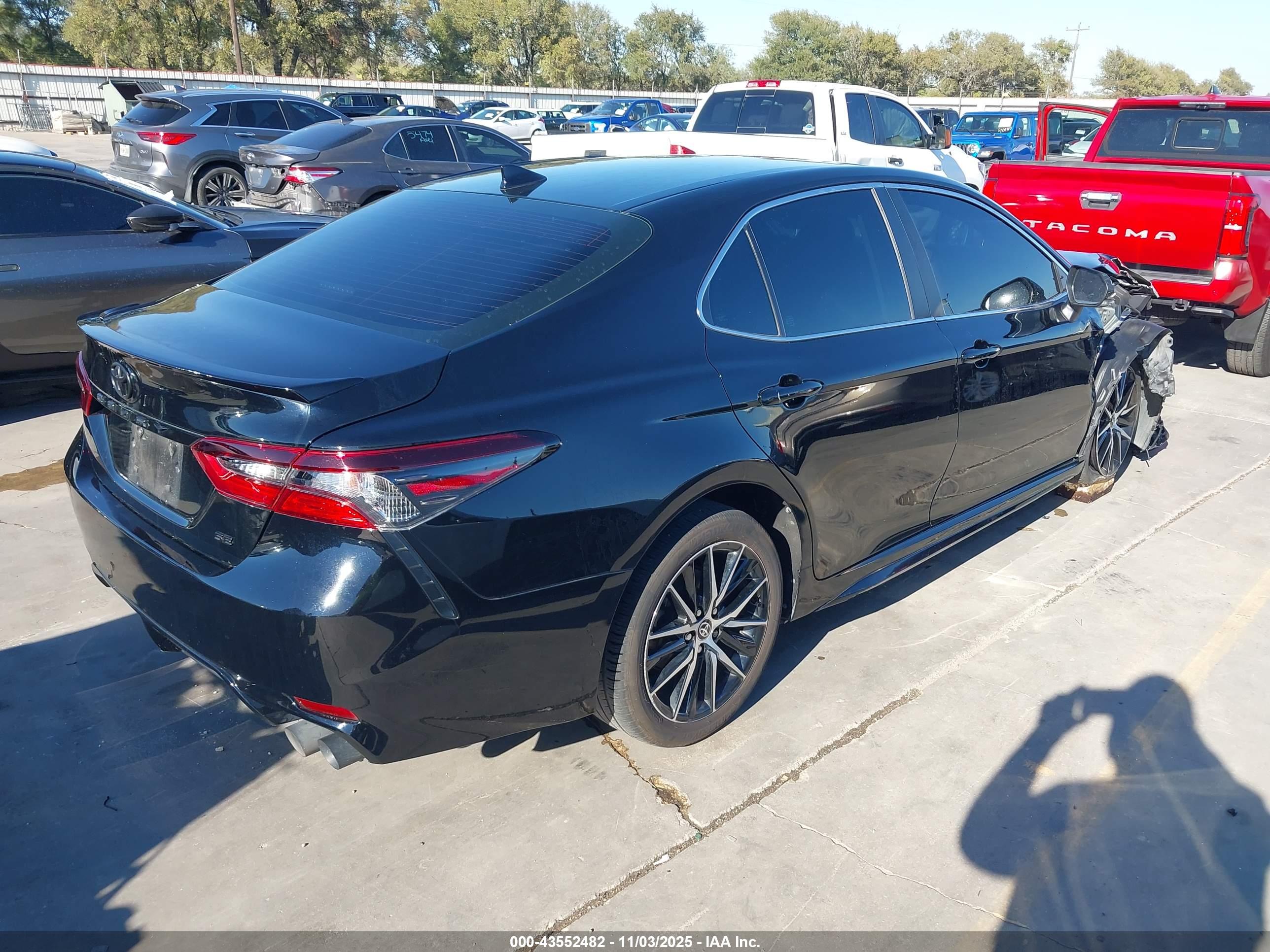TOYOTA CAMRY image 4