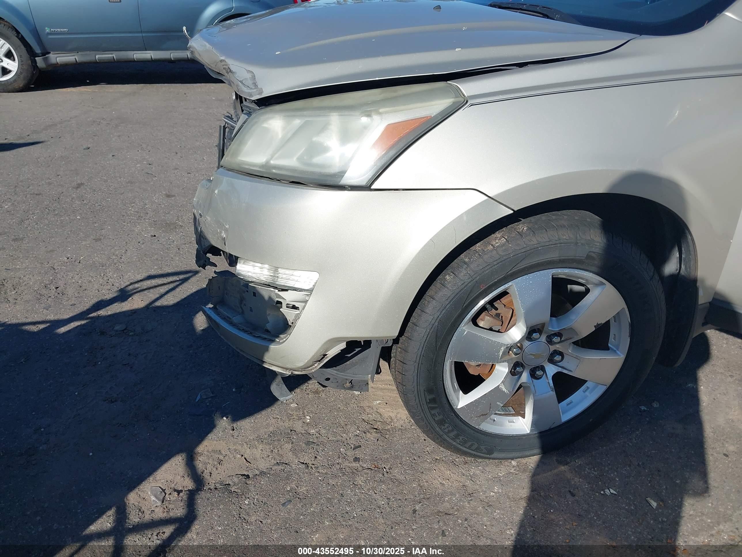 CHEVROLET TRAVERSE image 6