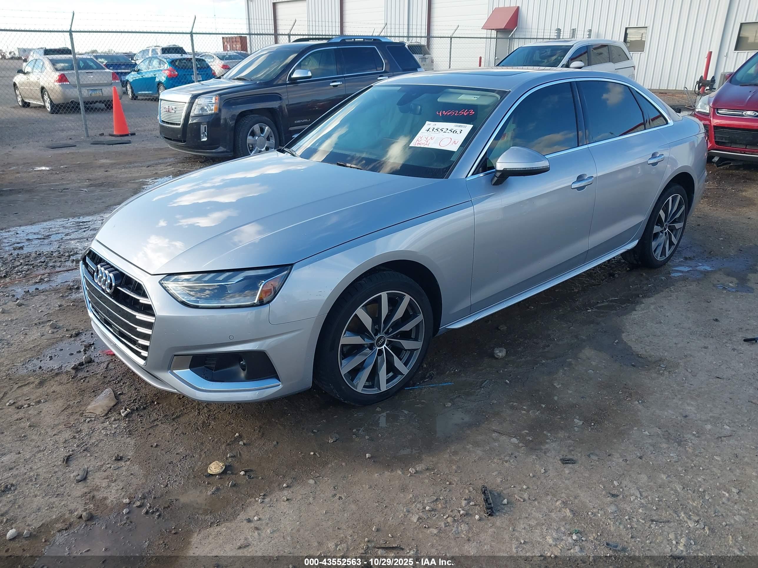 AUDI A4 image 2