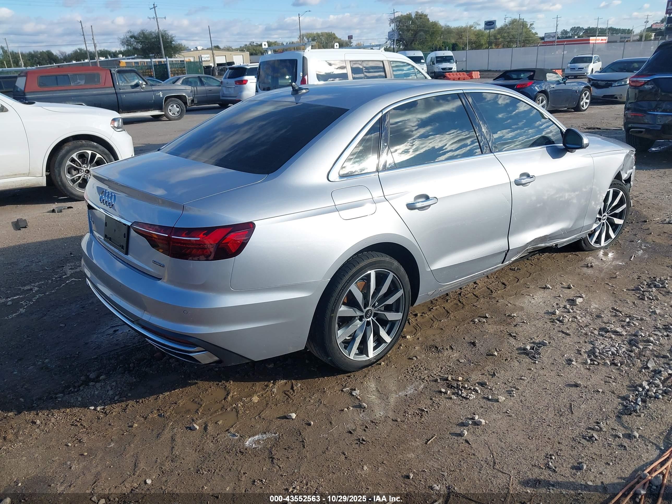 AUDI A4 image 4