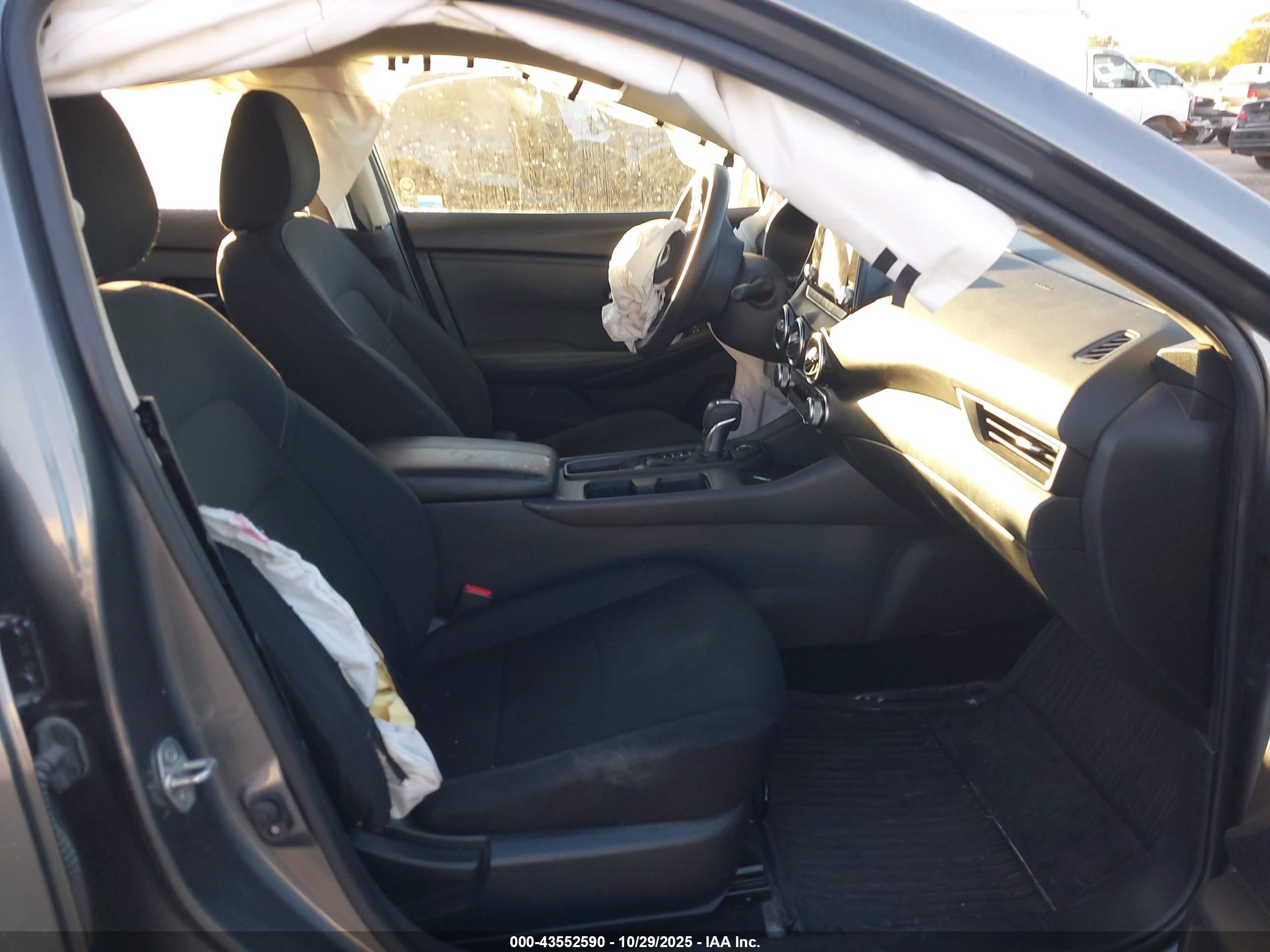 NISSAN SENTRA image 5