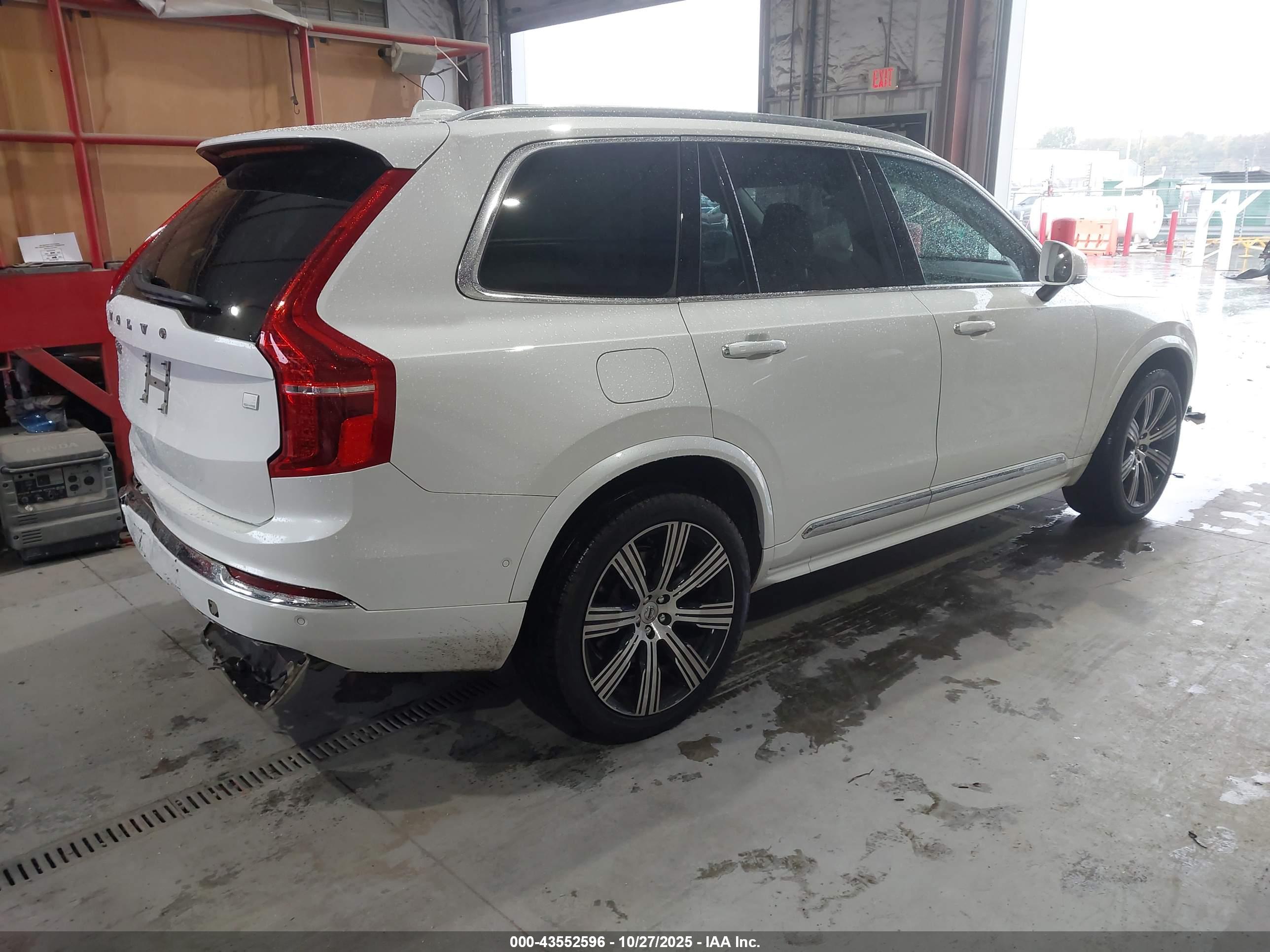 VOLVO XC90 image 4