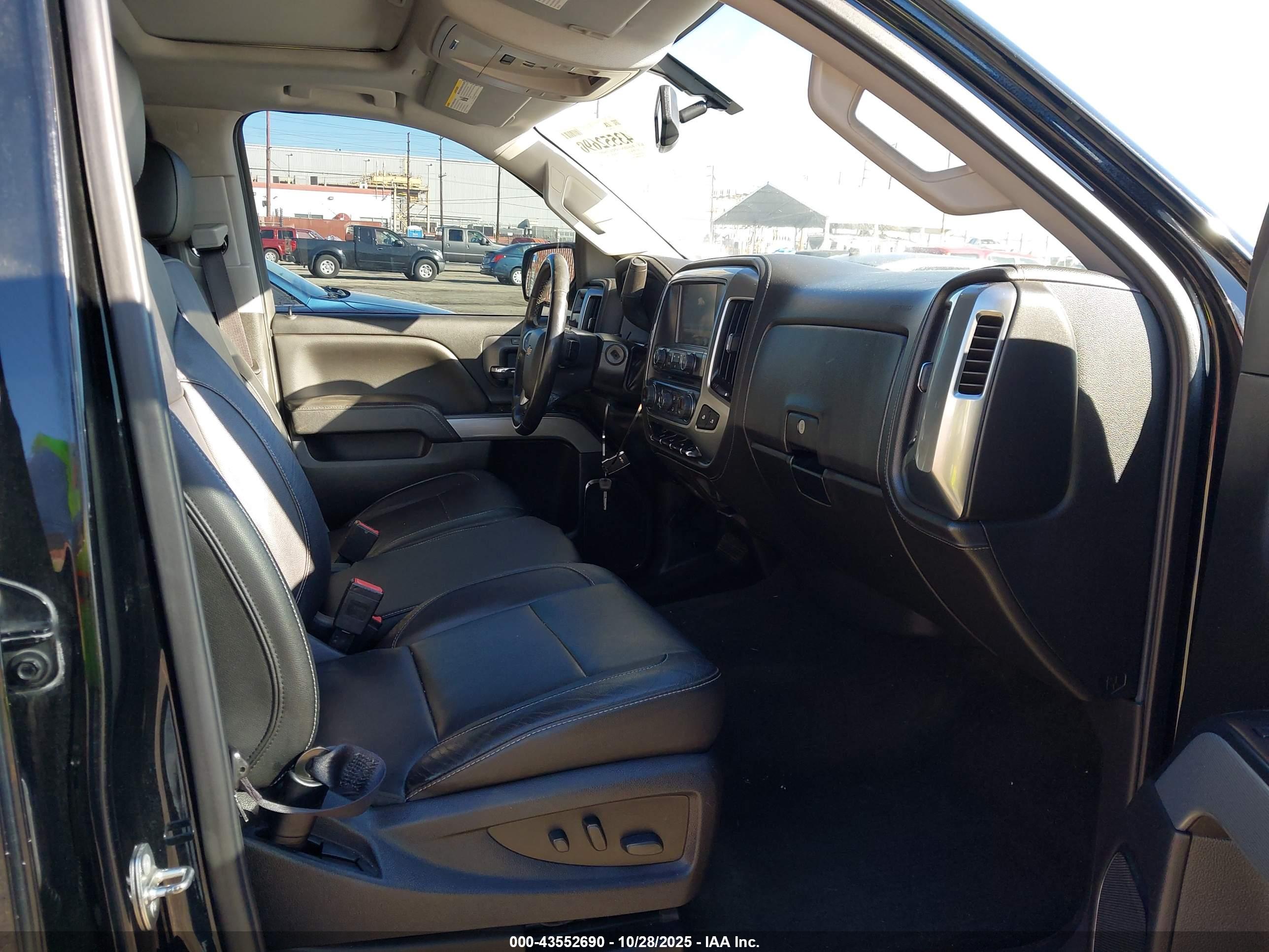 CHEVROLET SILVERADO image 5