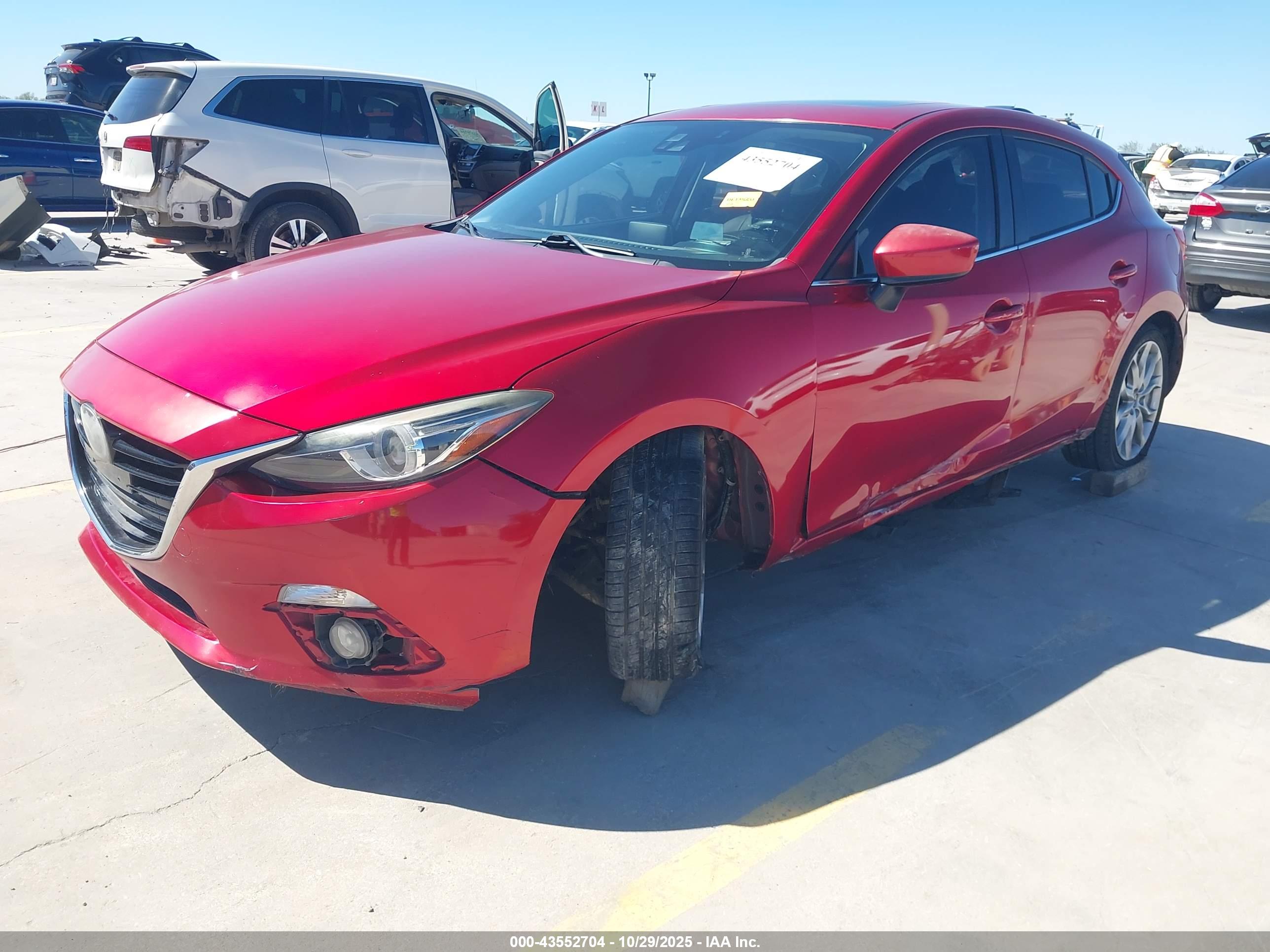 MAZDA MAZDA3 image 2