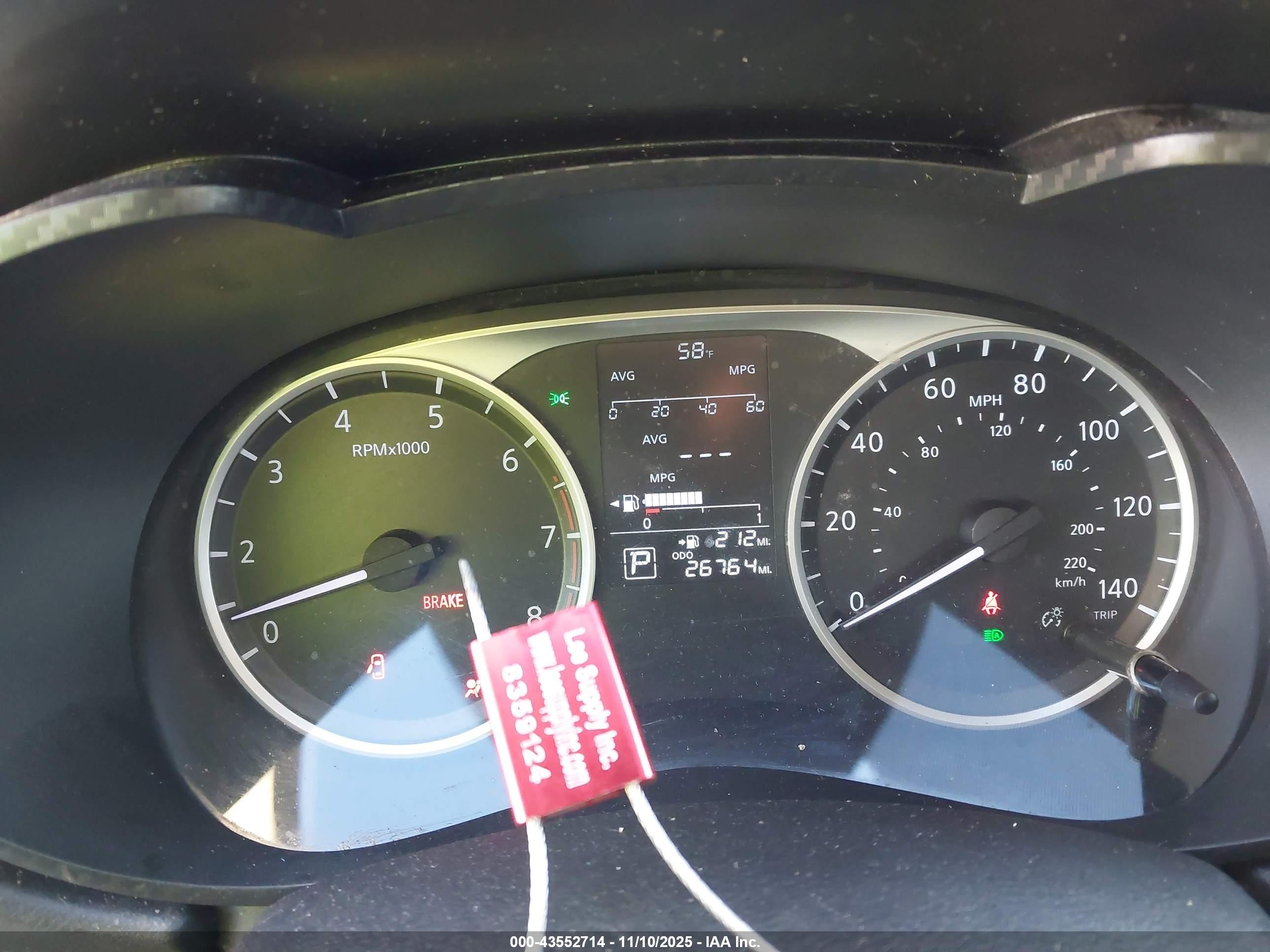 NISSAN VERSA image 7