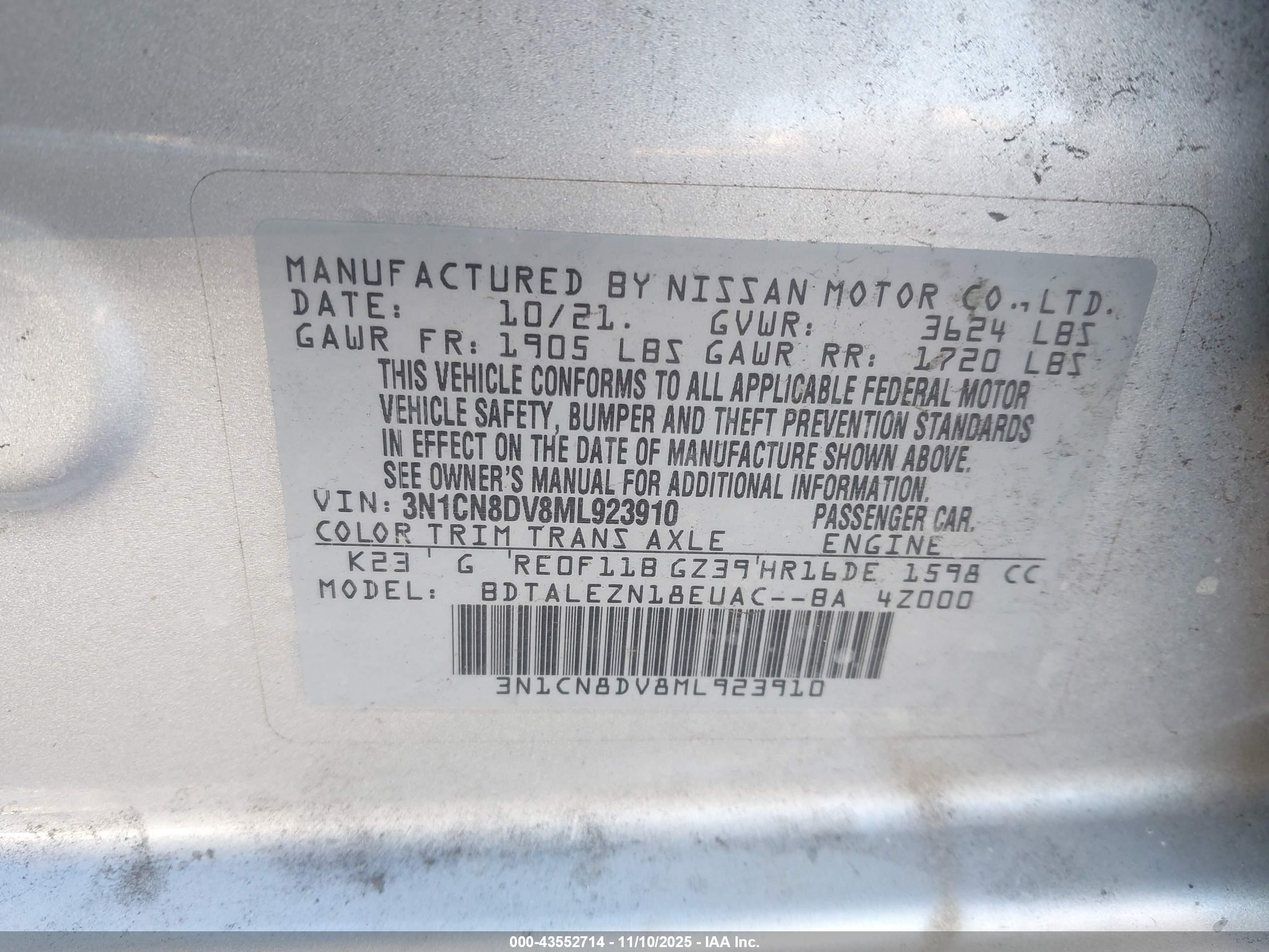 NISSAN VERSA image 9