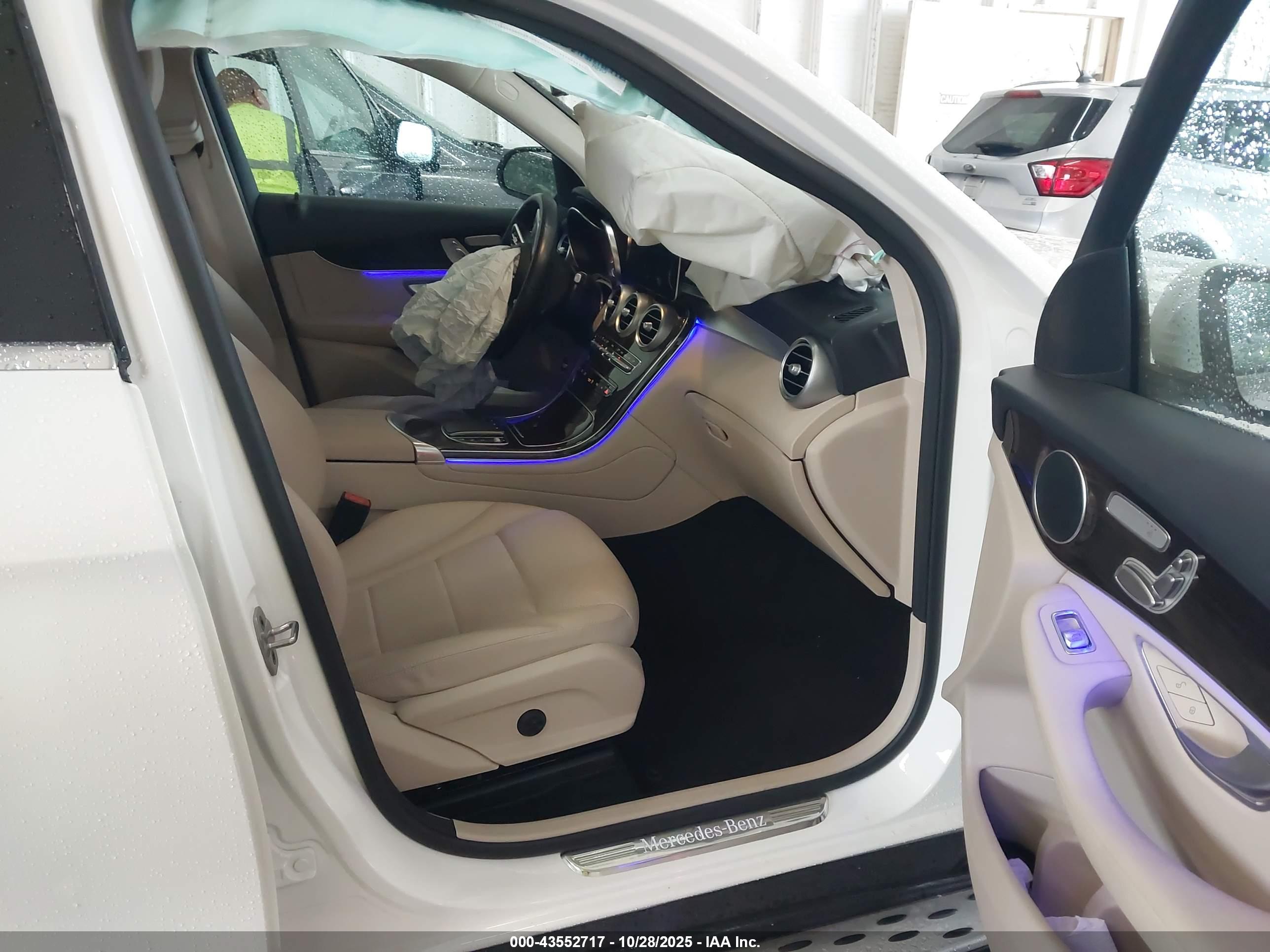 MERCEDES-BENZ GLC image 5