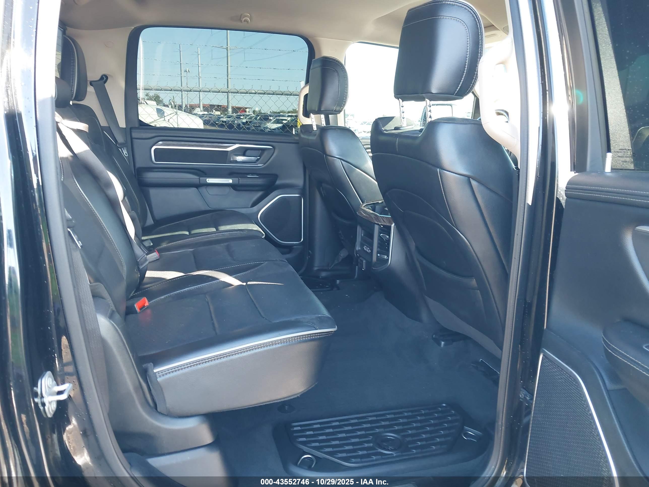 RAM 1500 image 8