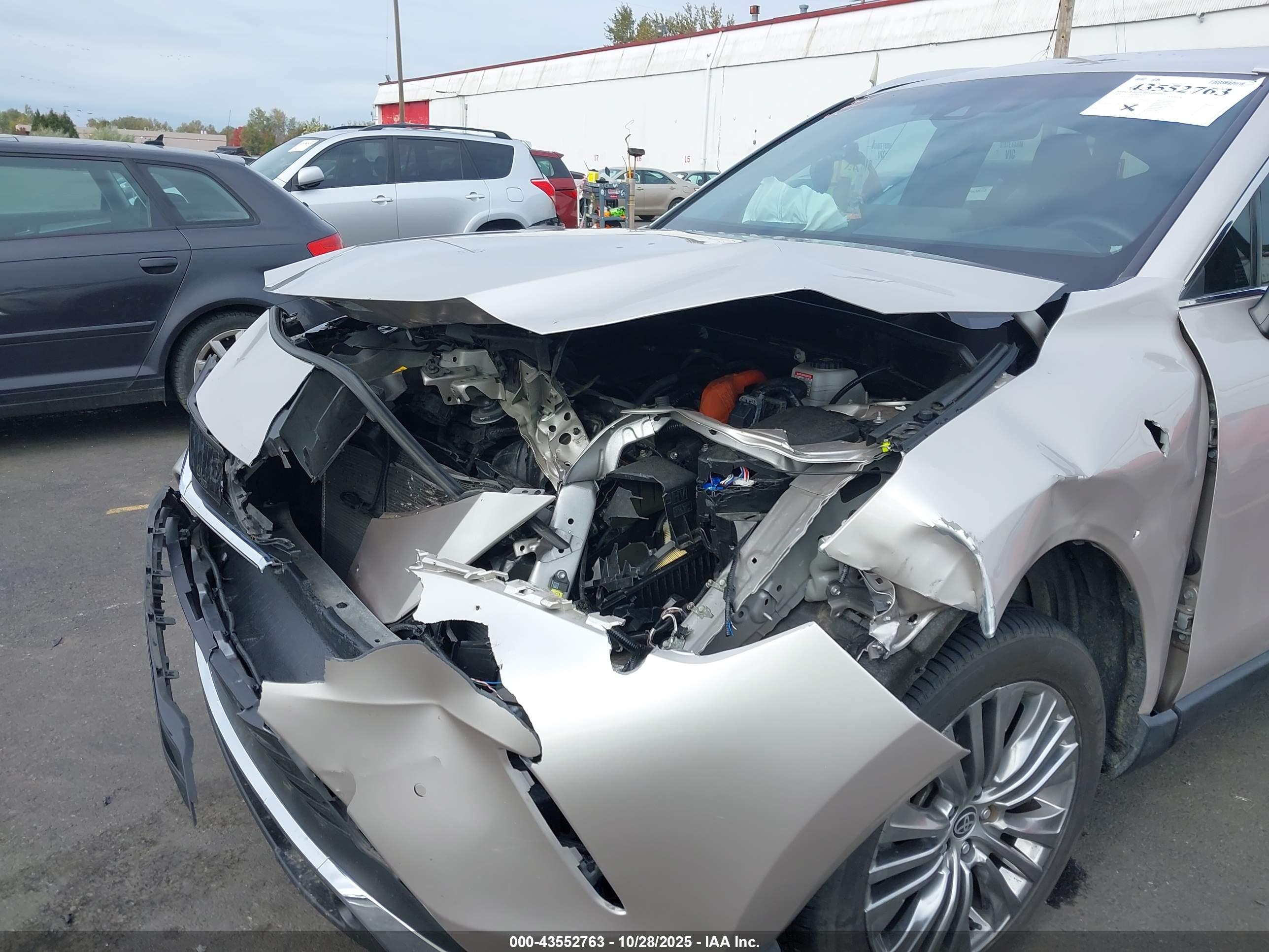 TOYOTA VENZA image 6
