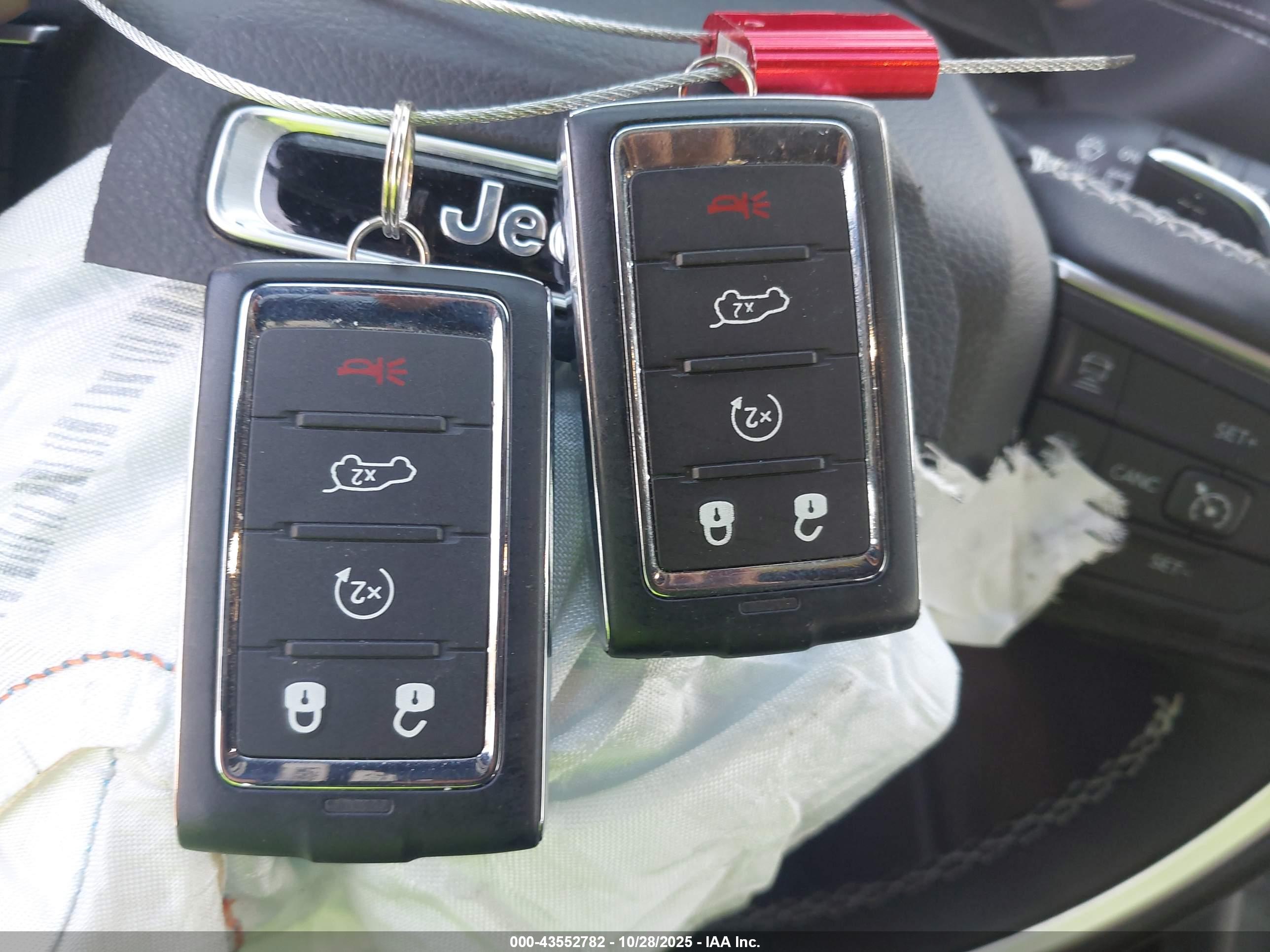 JEEP GRAND image 11