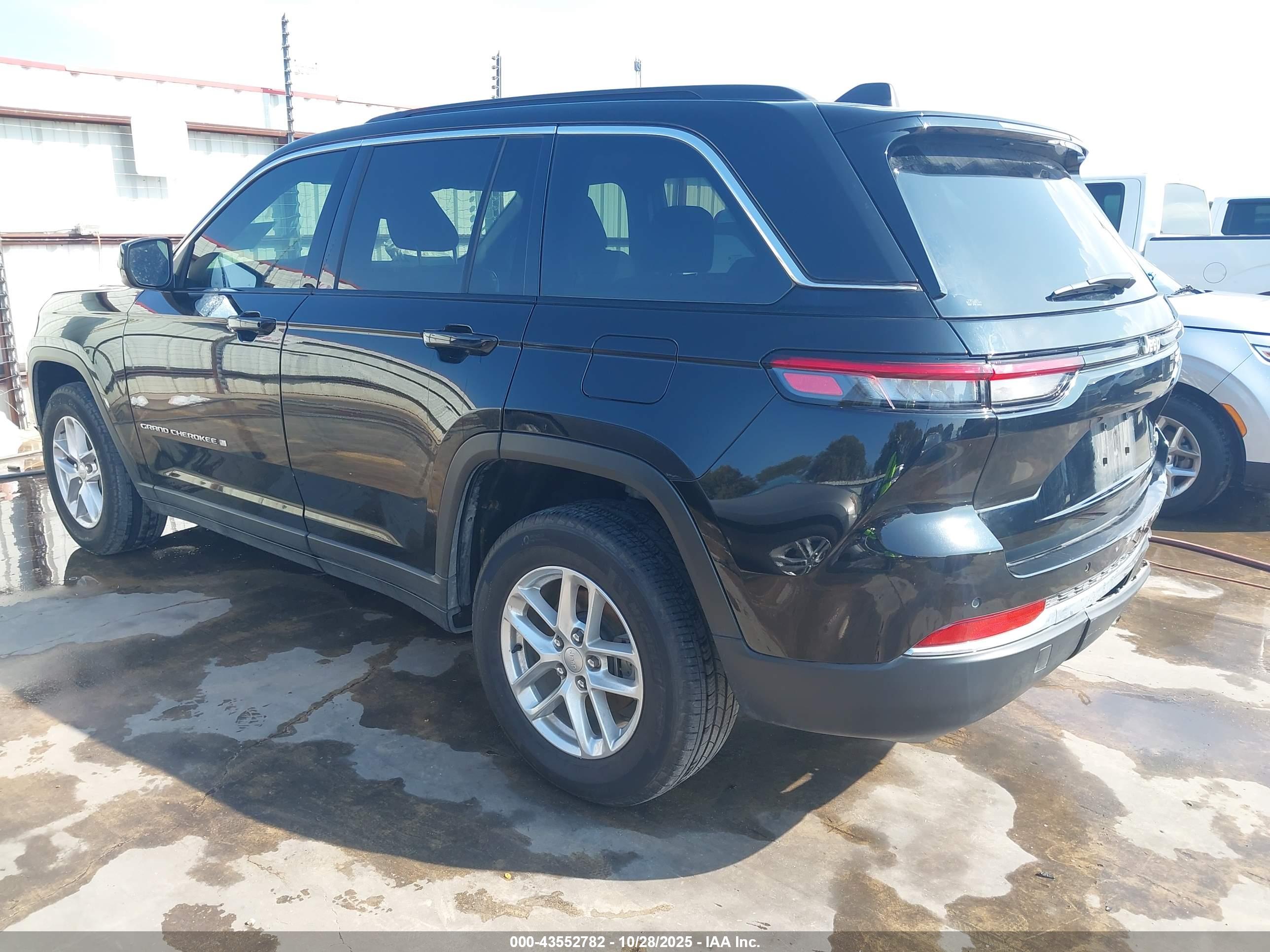 JEEP GRAND image 3