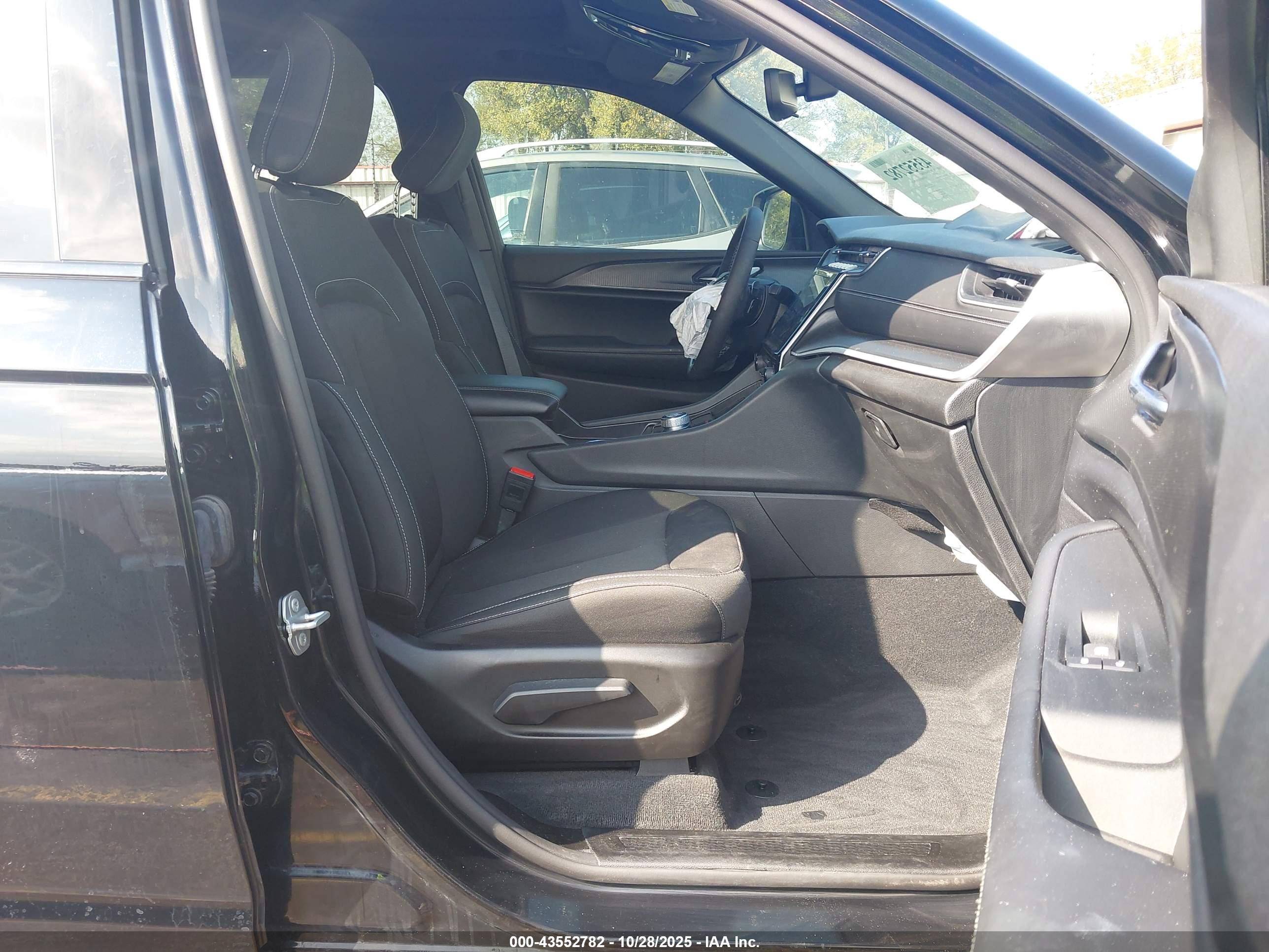 JEEP GRAND image 5