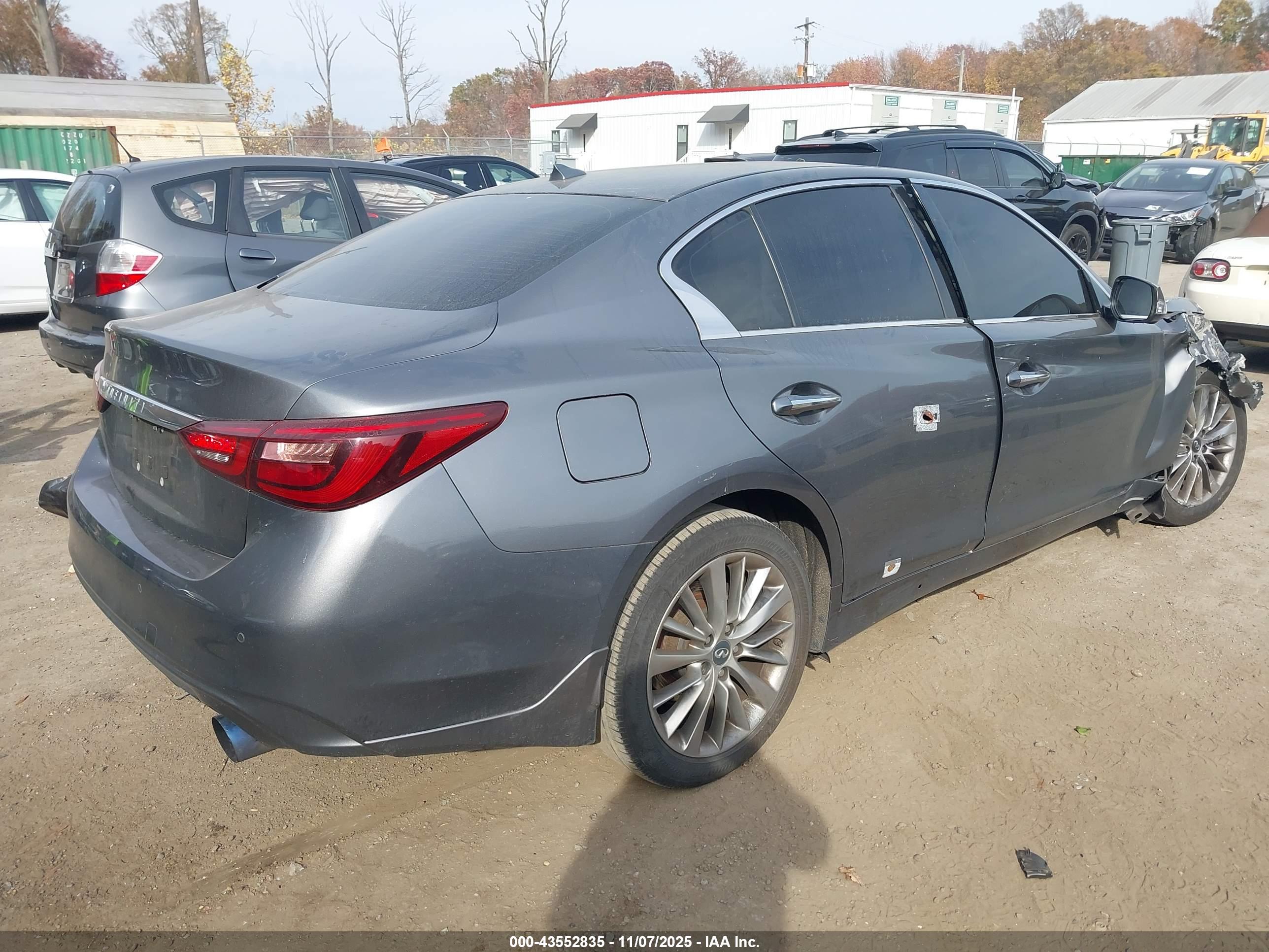 INFINITI Q50 image 4