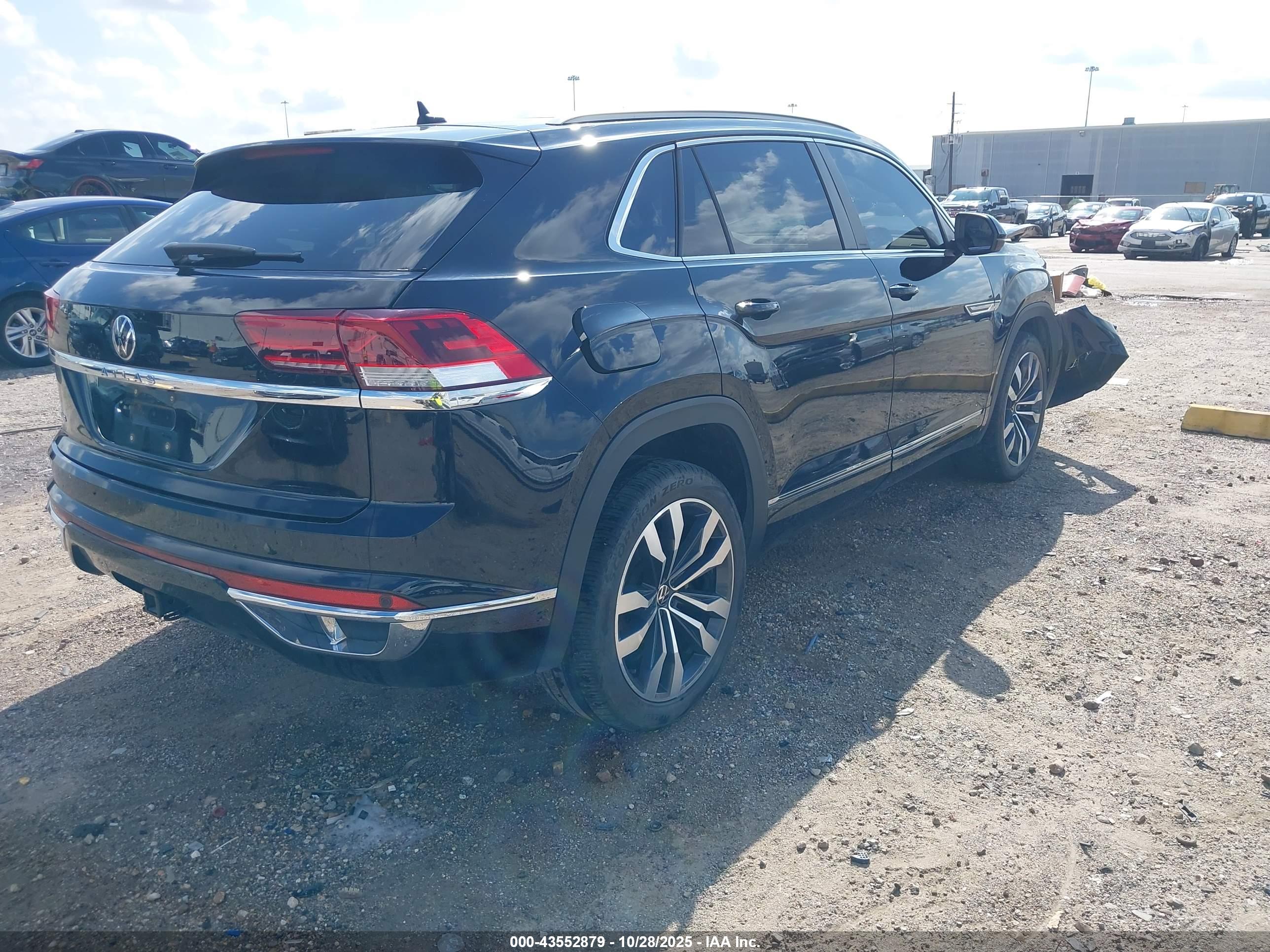 VOLKSWAGEN ATLAS image 4