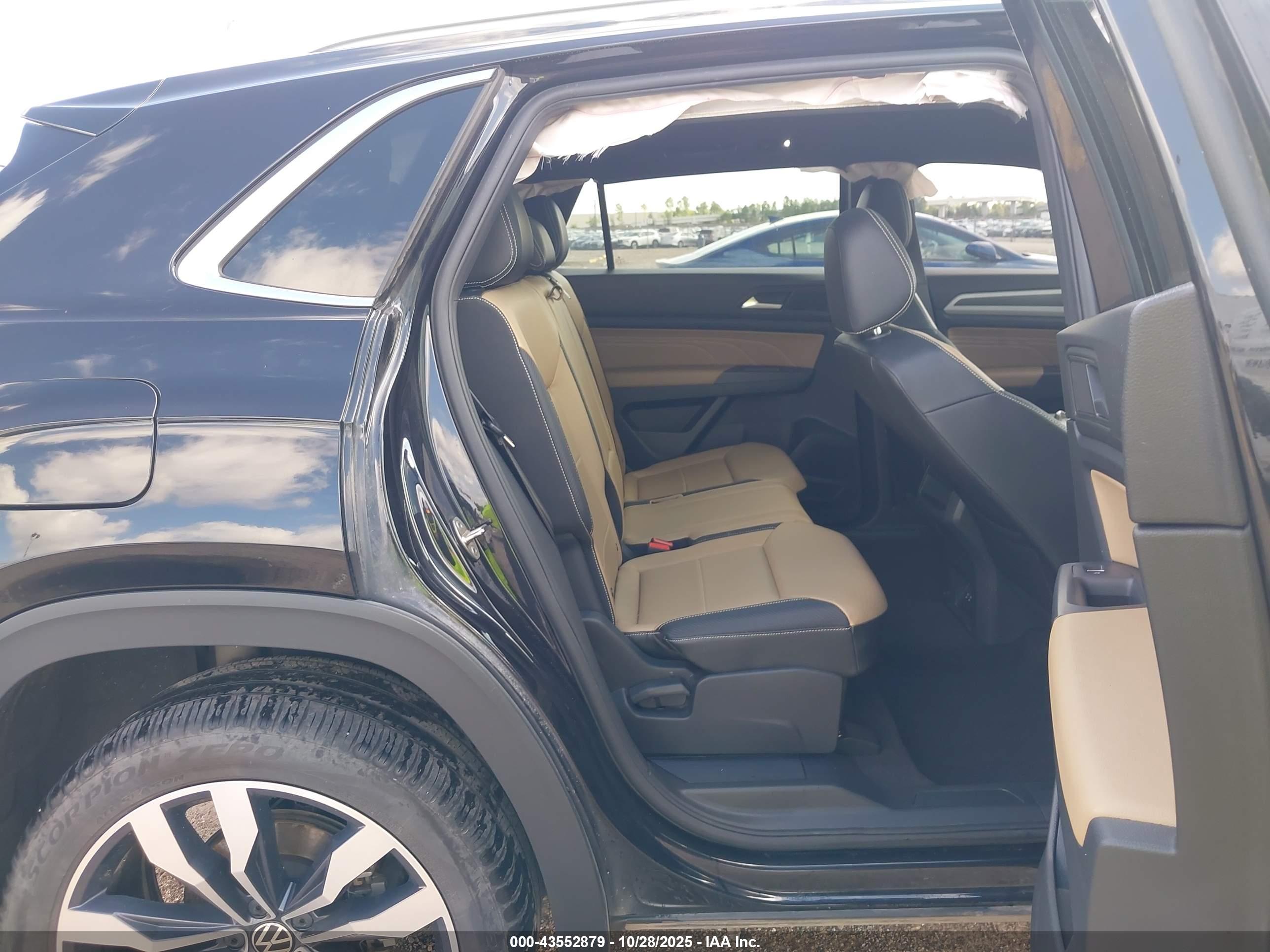 VOLKSWAGEN ATLAS image 8