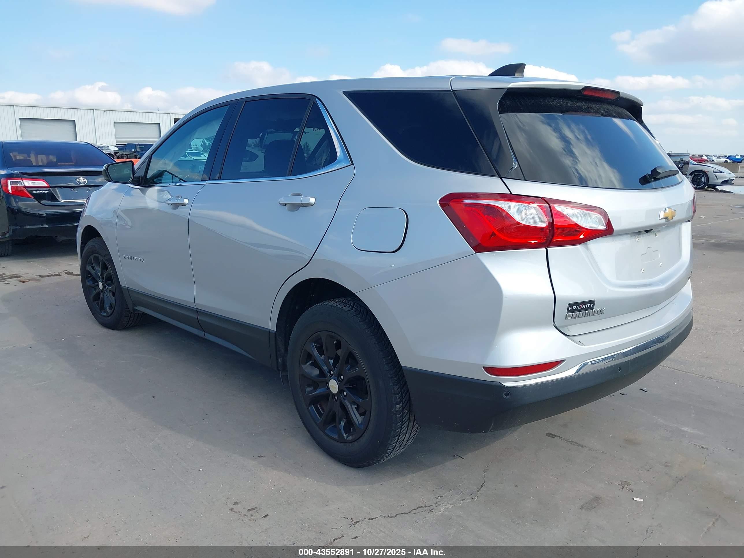 CHEVROLET EQUINOX image 3