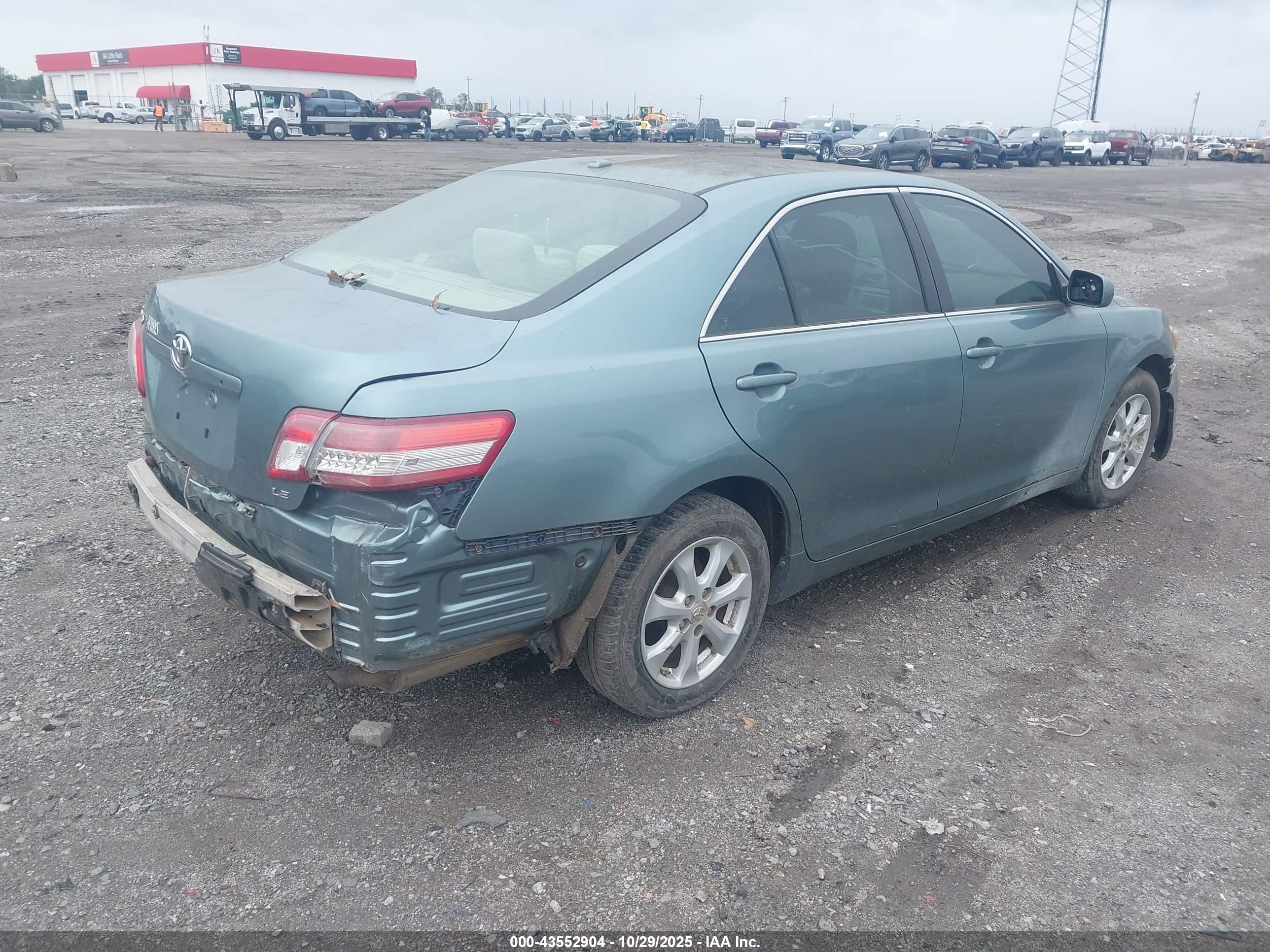 TOYOTA CAMRY image 4