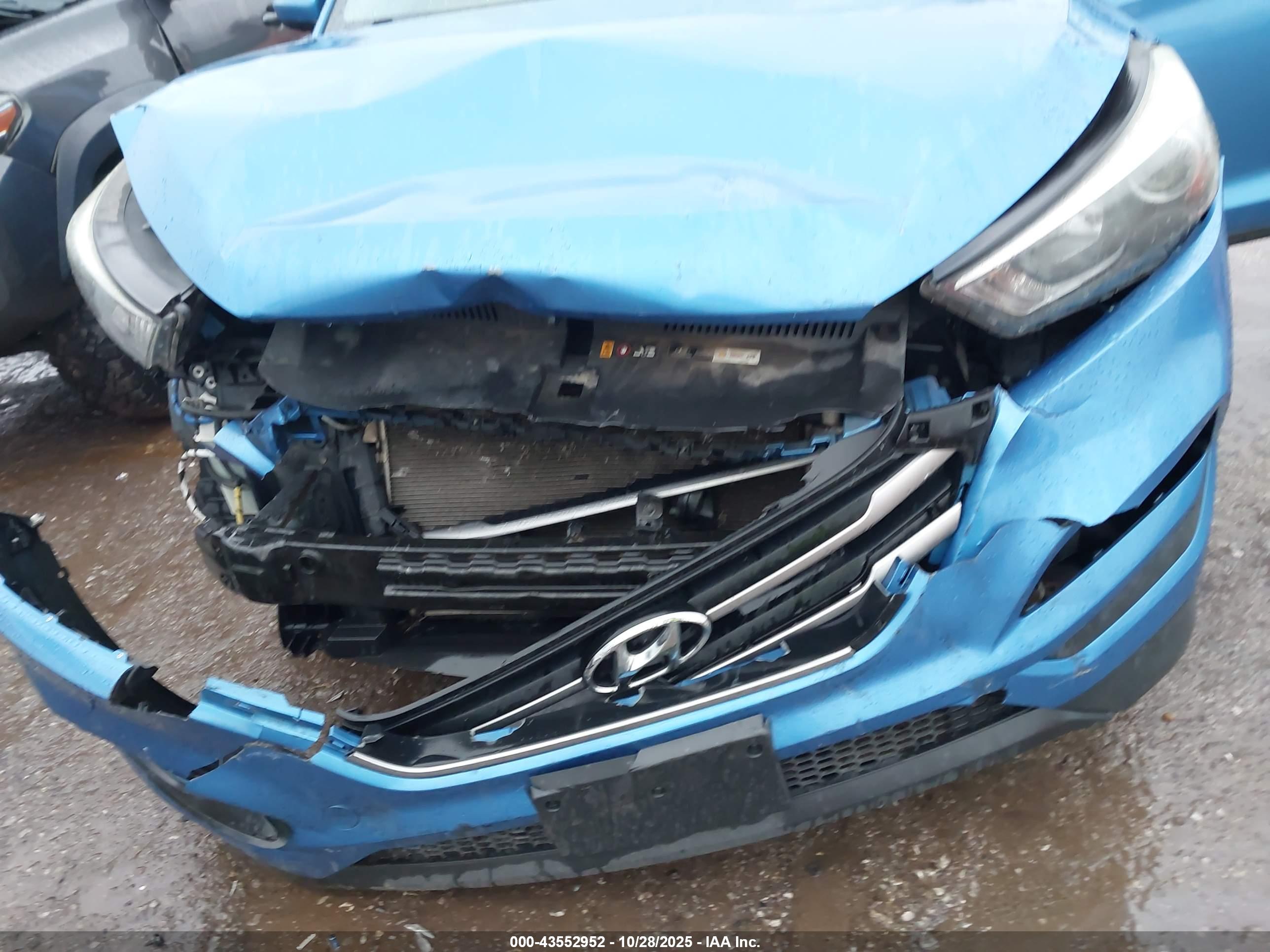 HYUNDAI TUCSON image 6