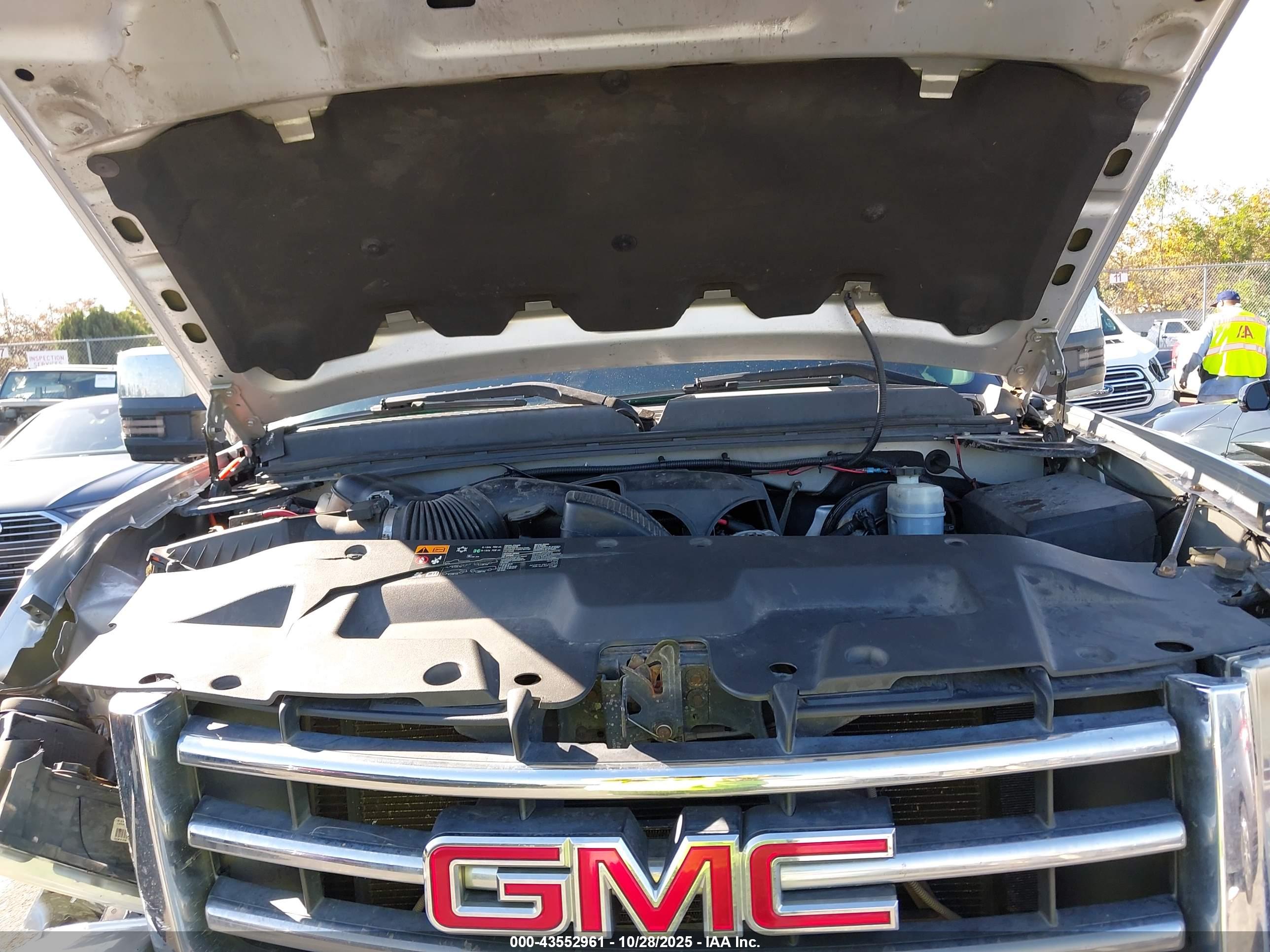 GMC SIERRA image 10
