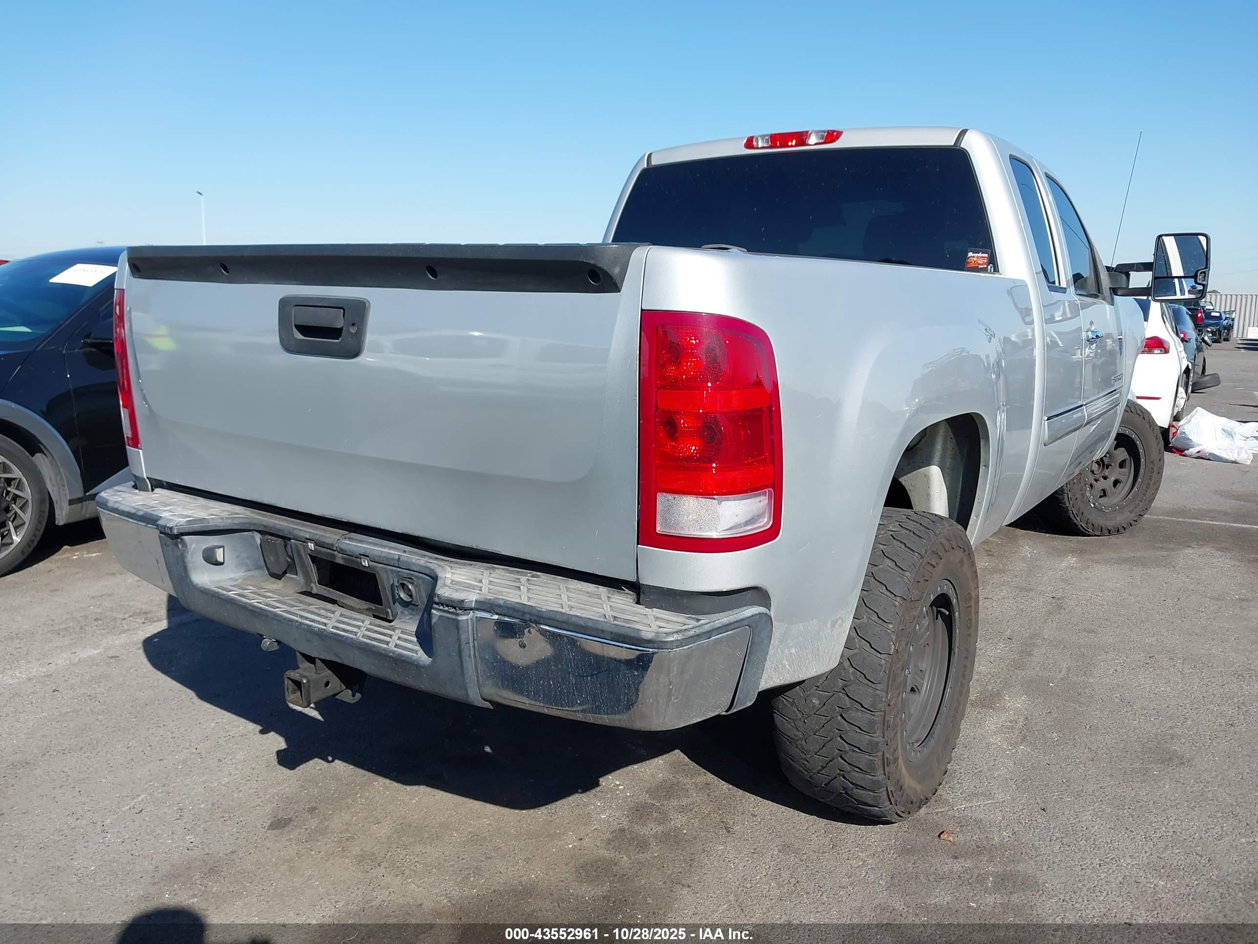 GMC SIERRA image 4