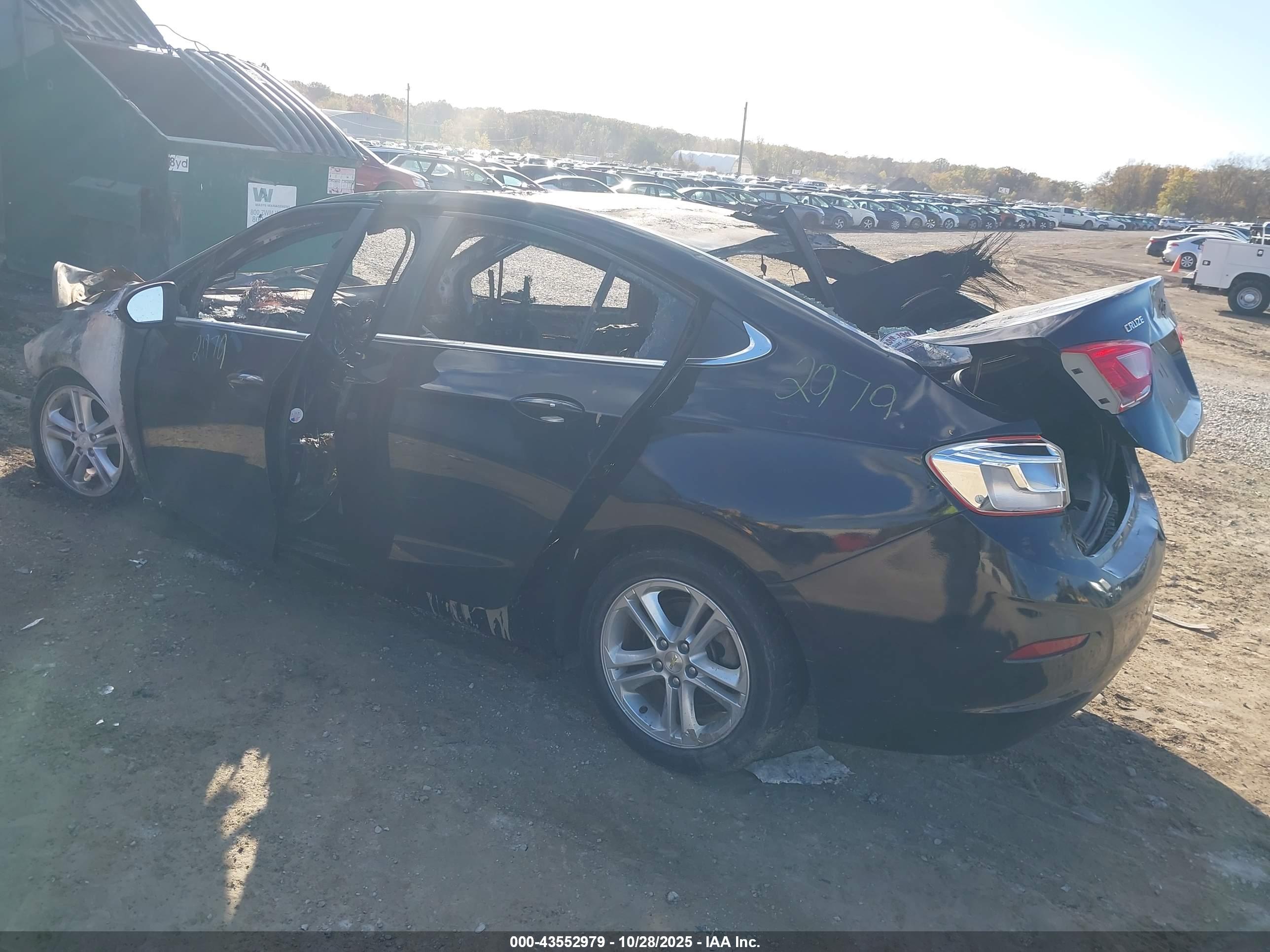 CHEVROLET CRUZE image 3