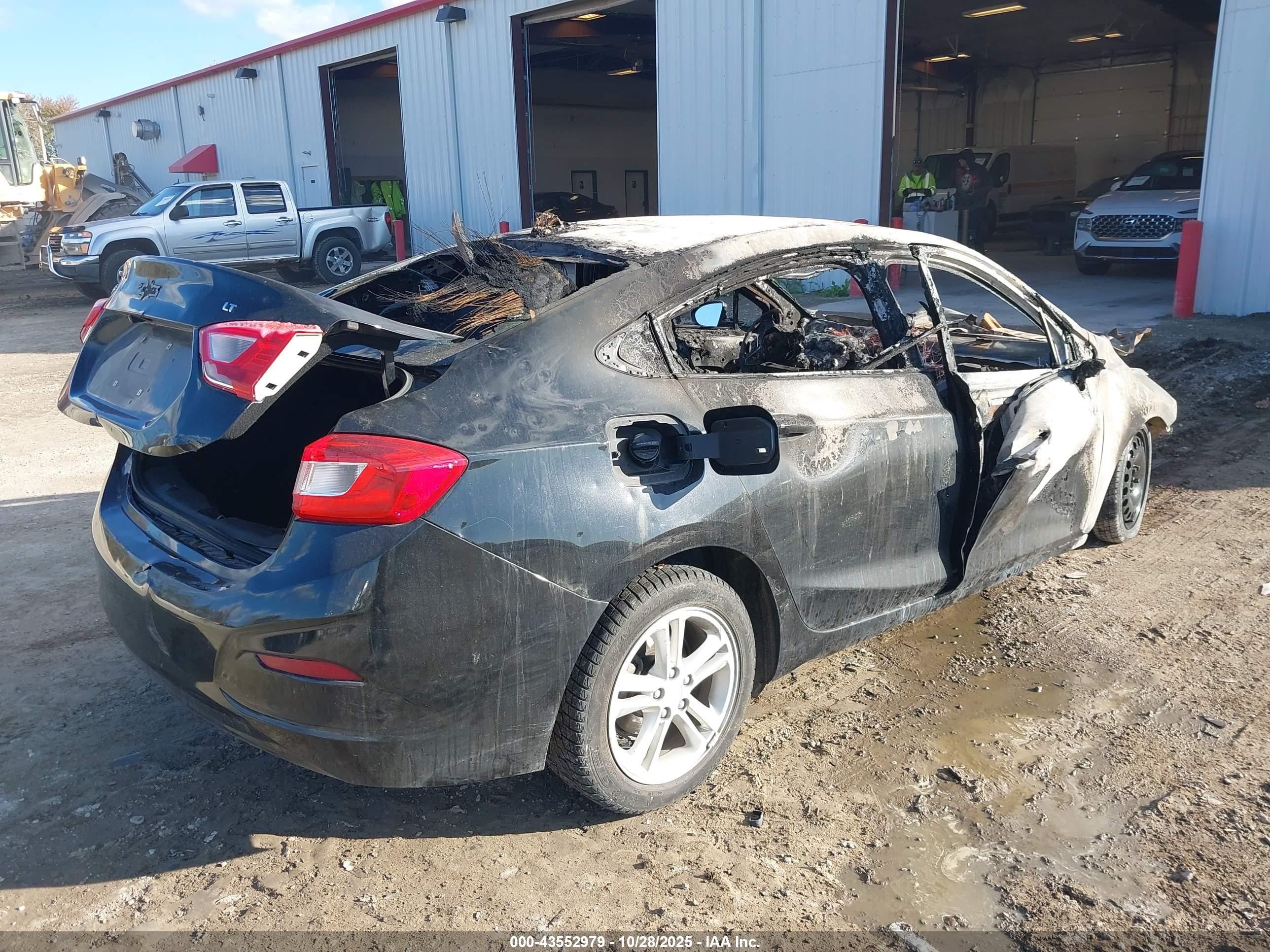 CHEVROLET CRUZE image 4