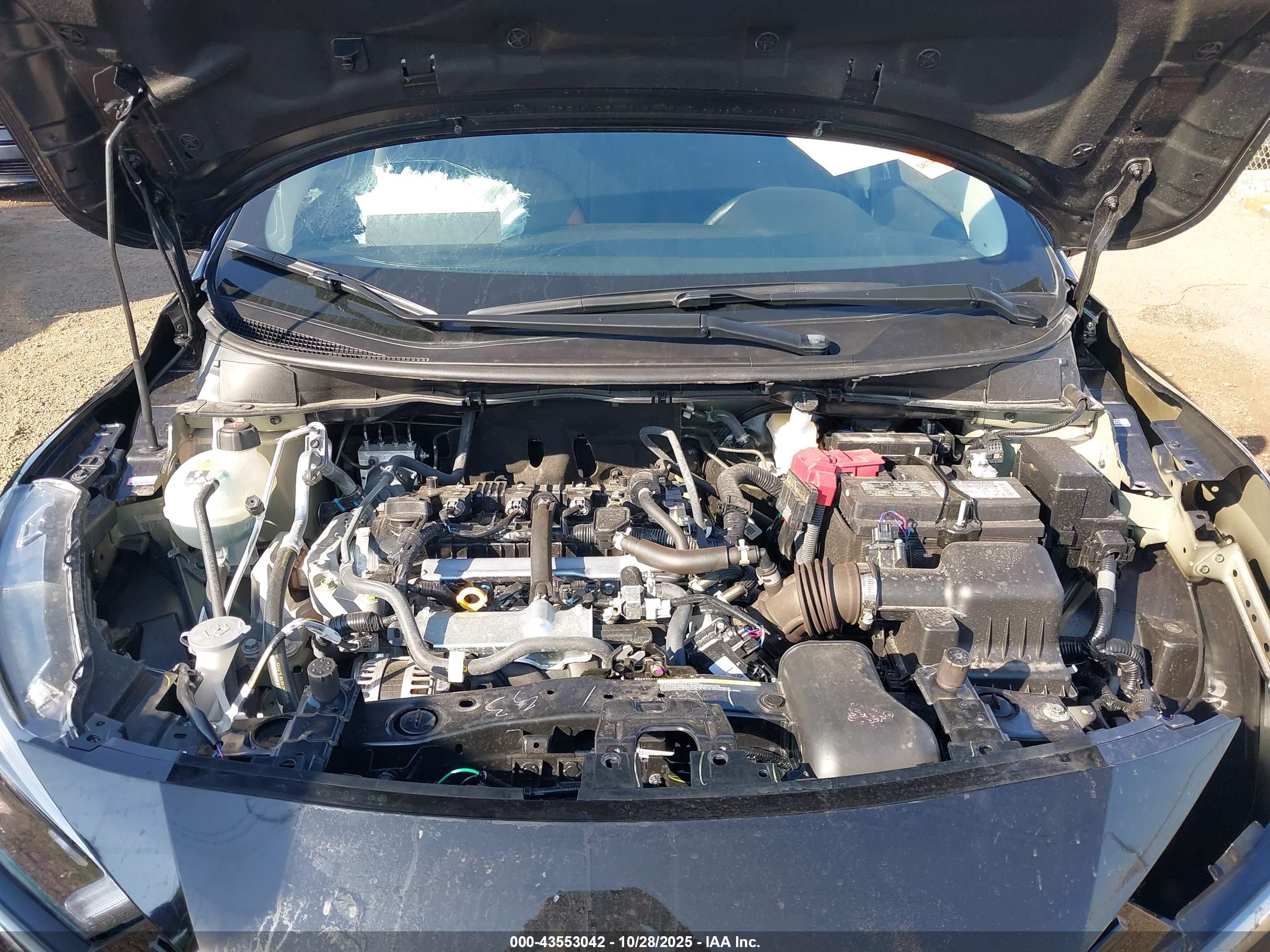 NISSAN VERSA image 10