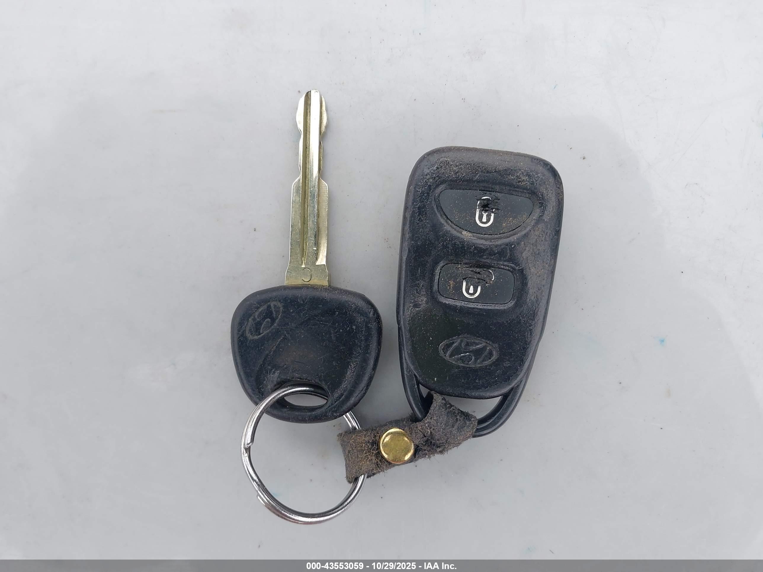 HYUNDAI SANTA image 11
