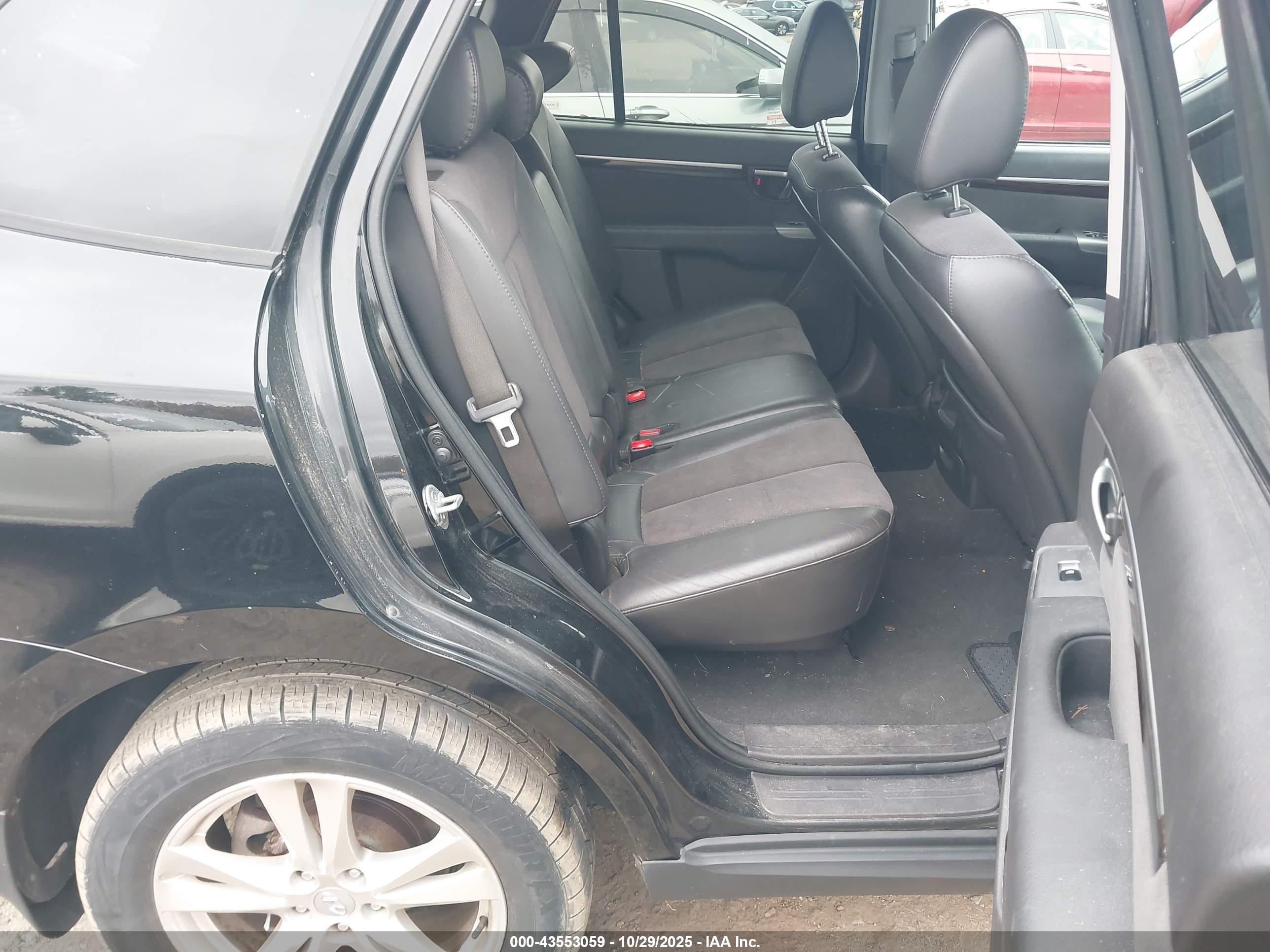 HYUNDAI SANTA image 8