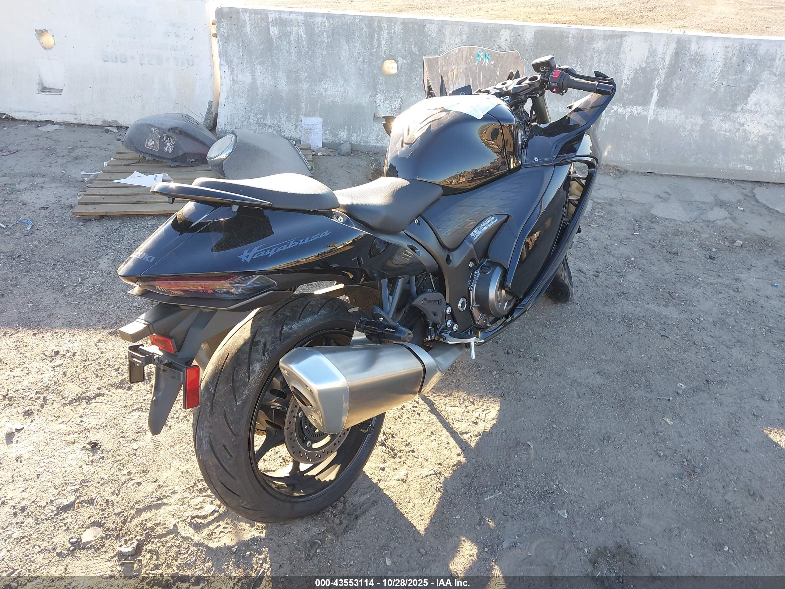 SUZUKI GSX1300 image 4
