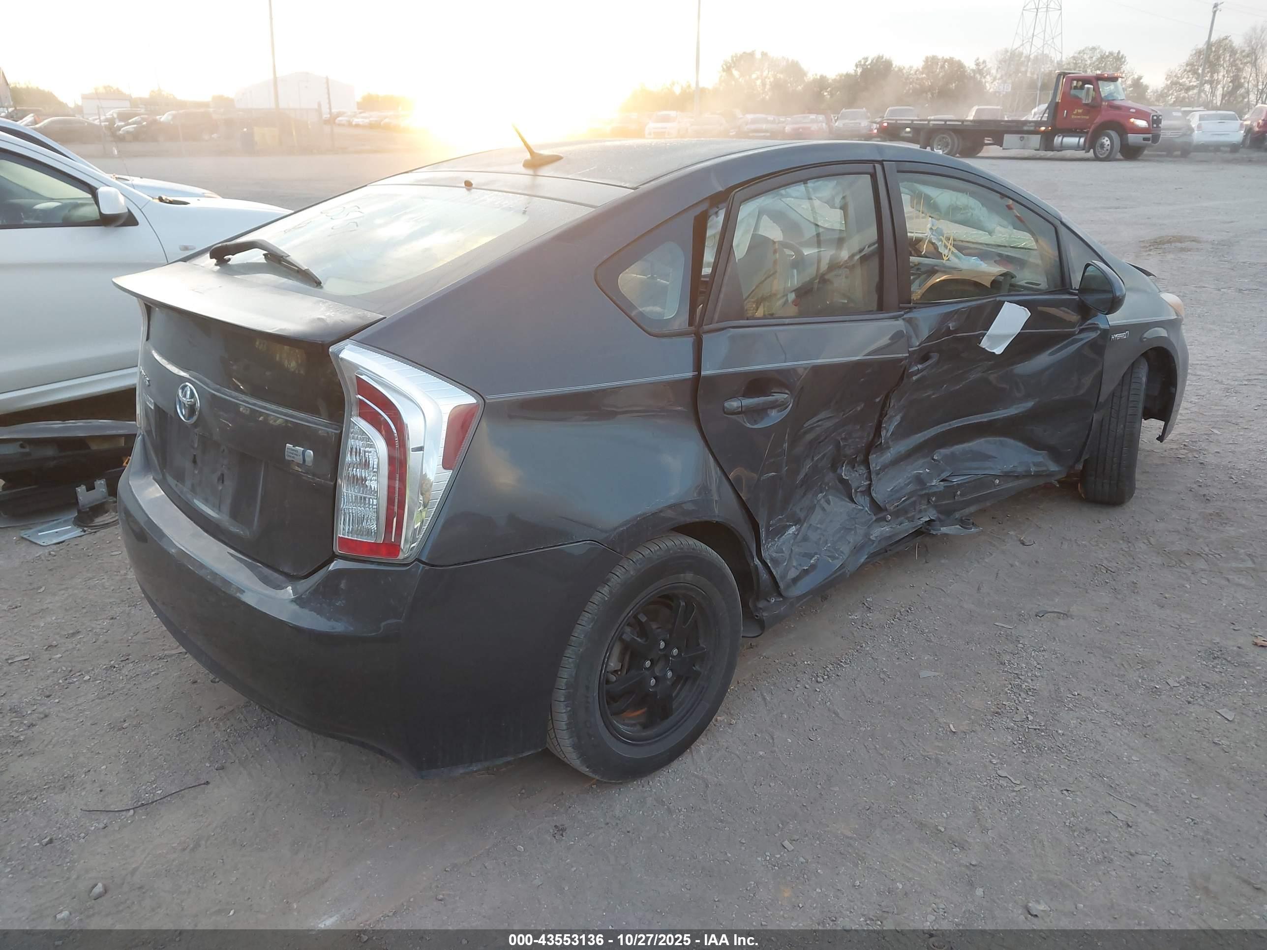 TOYOTA PRIUS image 4