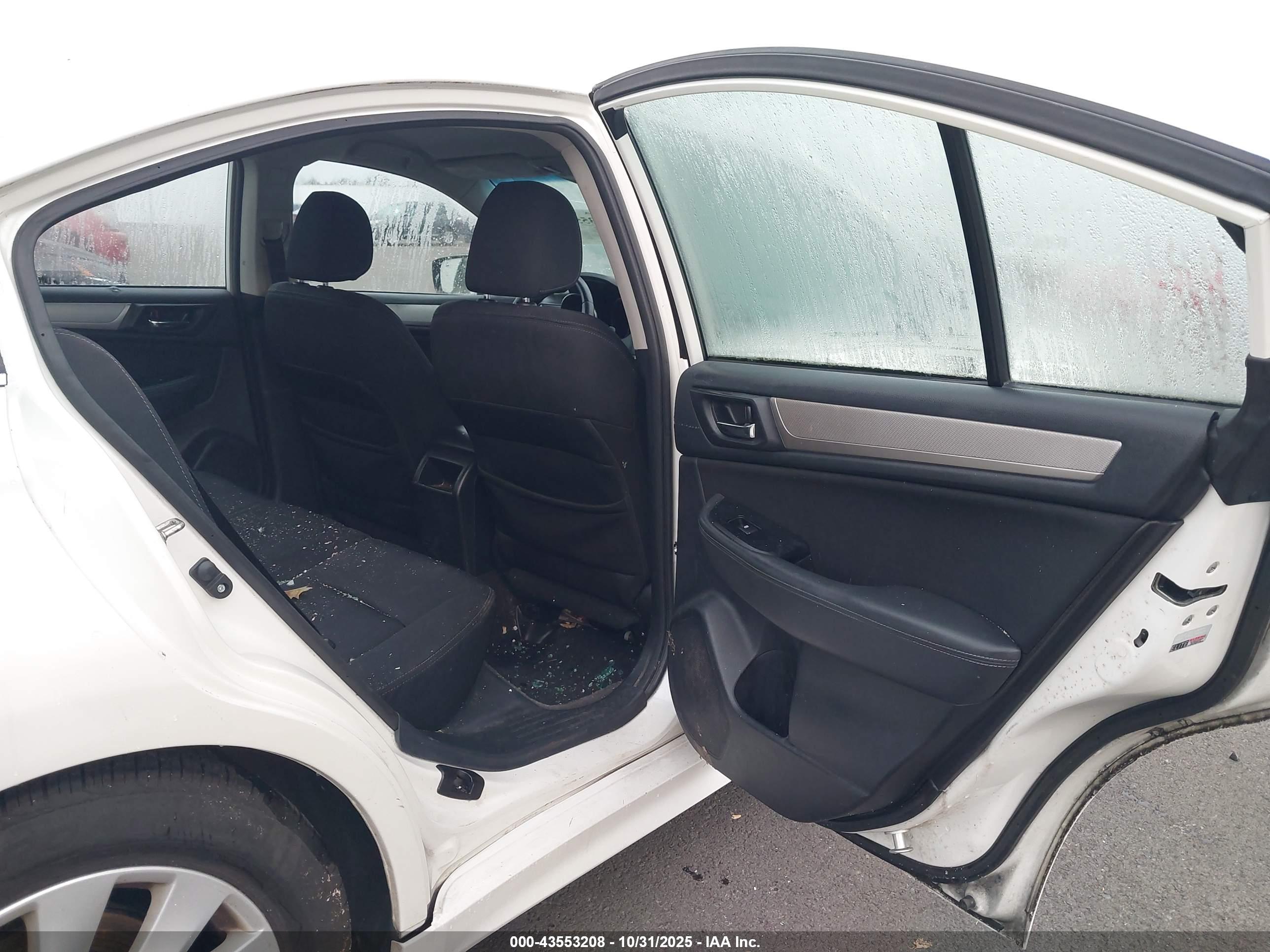 SUBARU LEGACY image 8