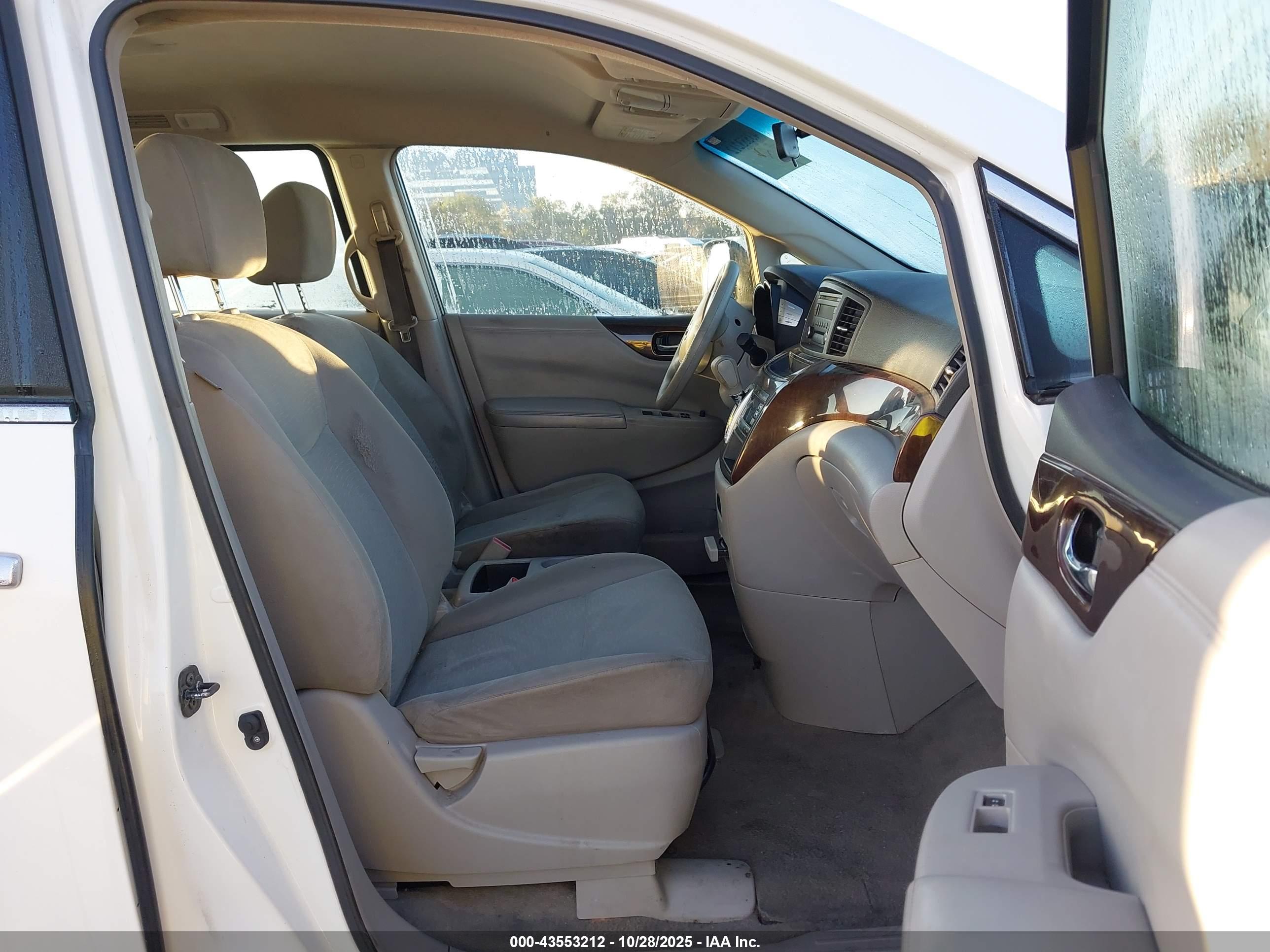 NISSAN QUEST image 5
