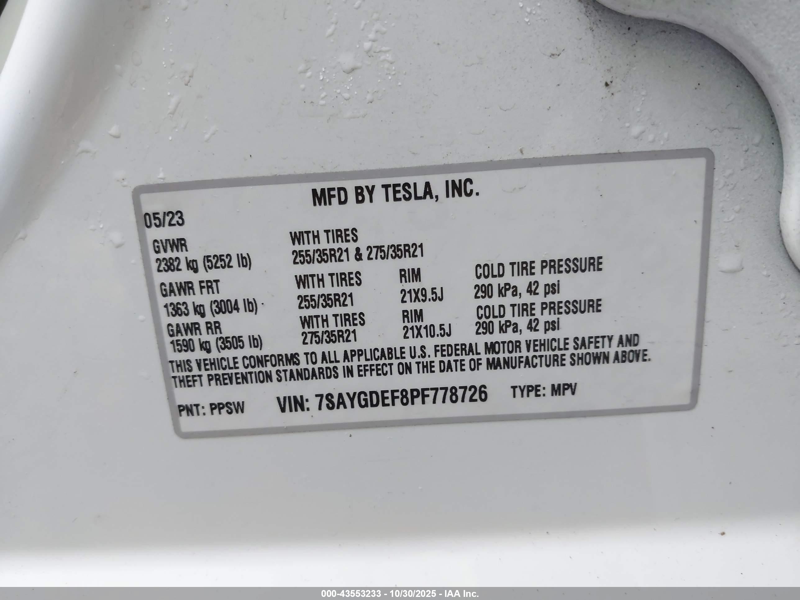 TESLA MODEL image 9