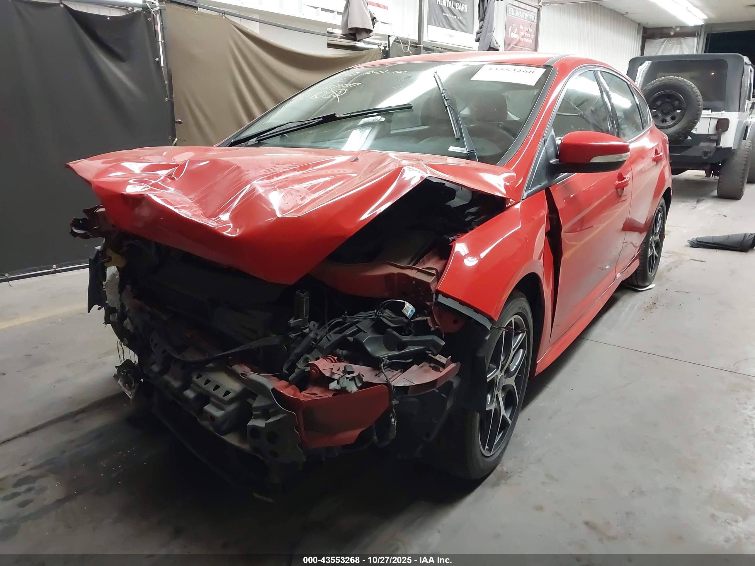 FORD FOCUS image 2