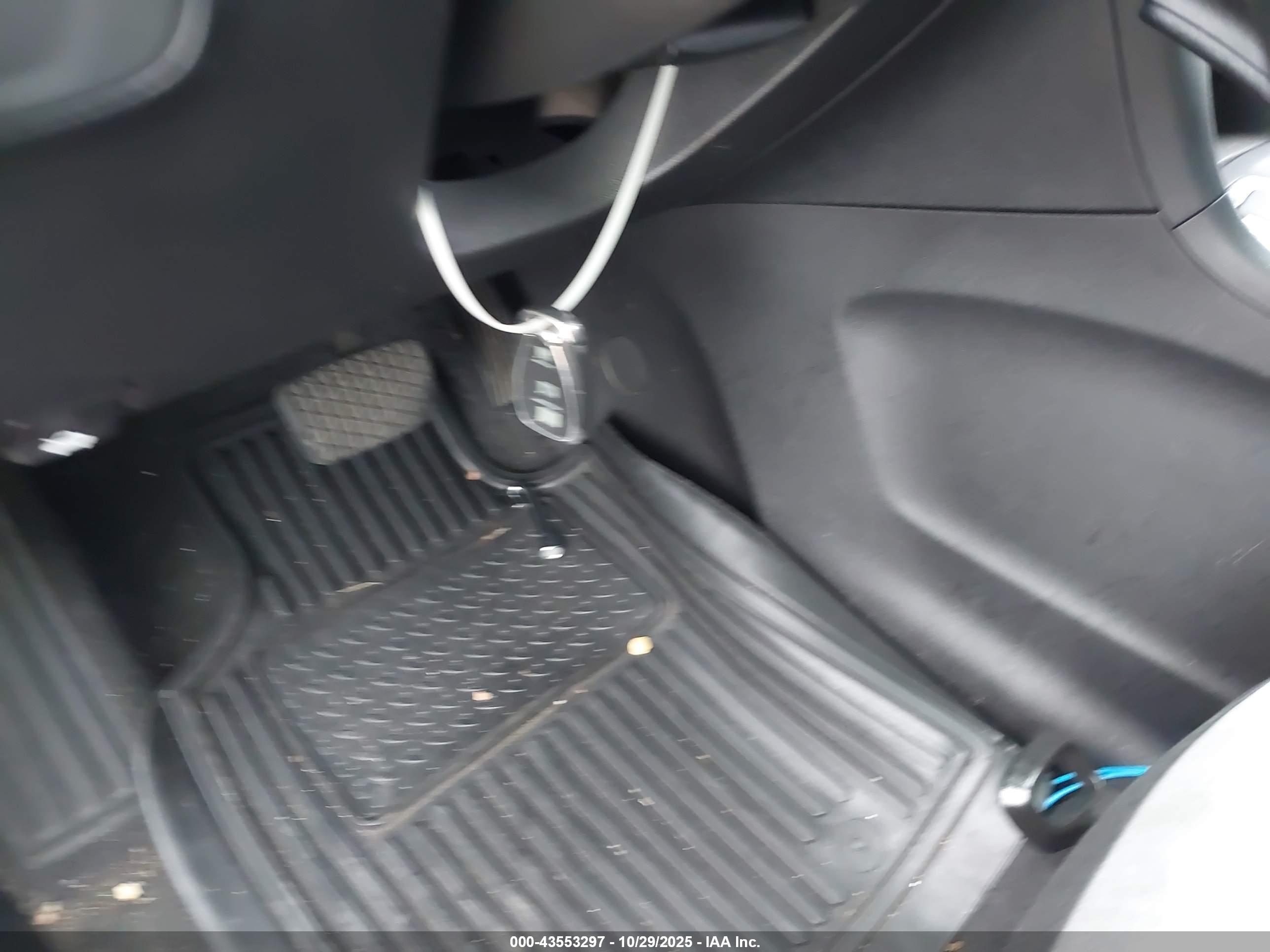 CHEVROLET EQUINOX image 11
