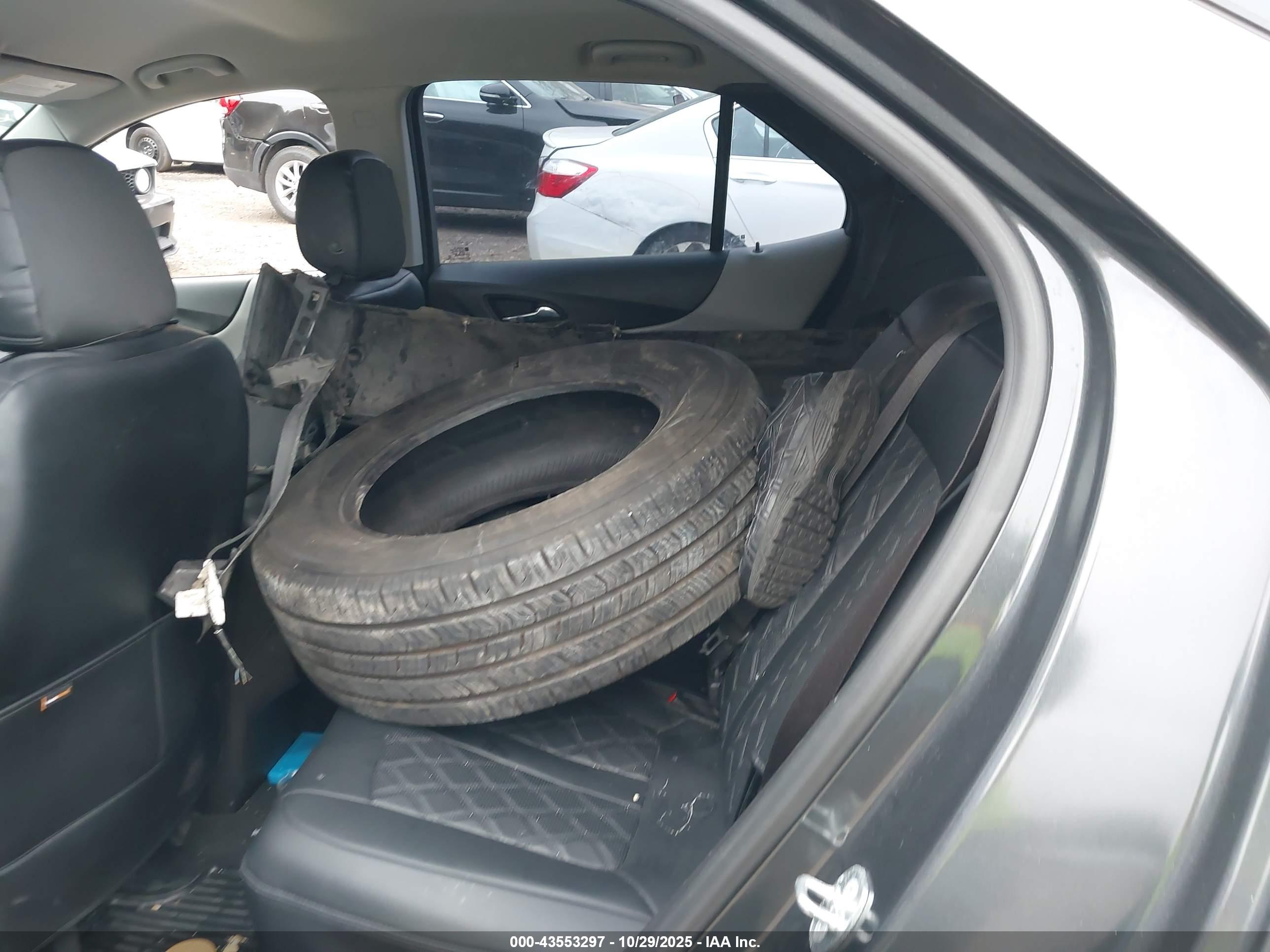 CHEVROLET EQUINOX image 8