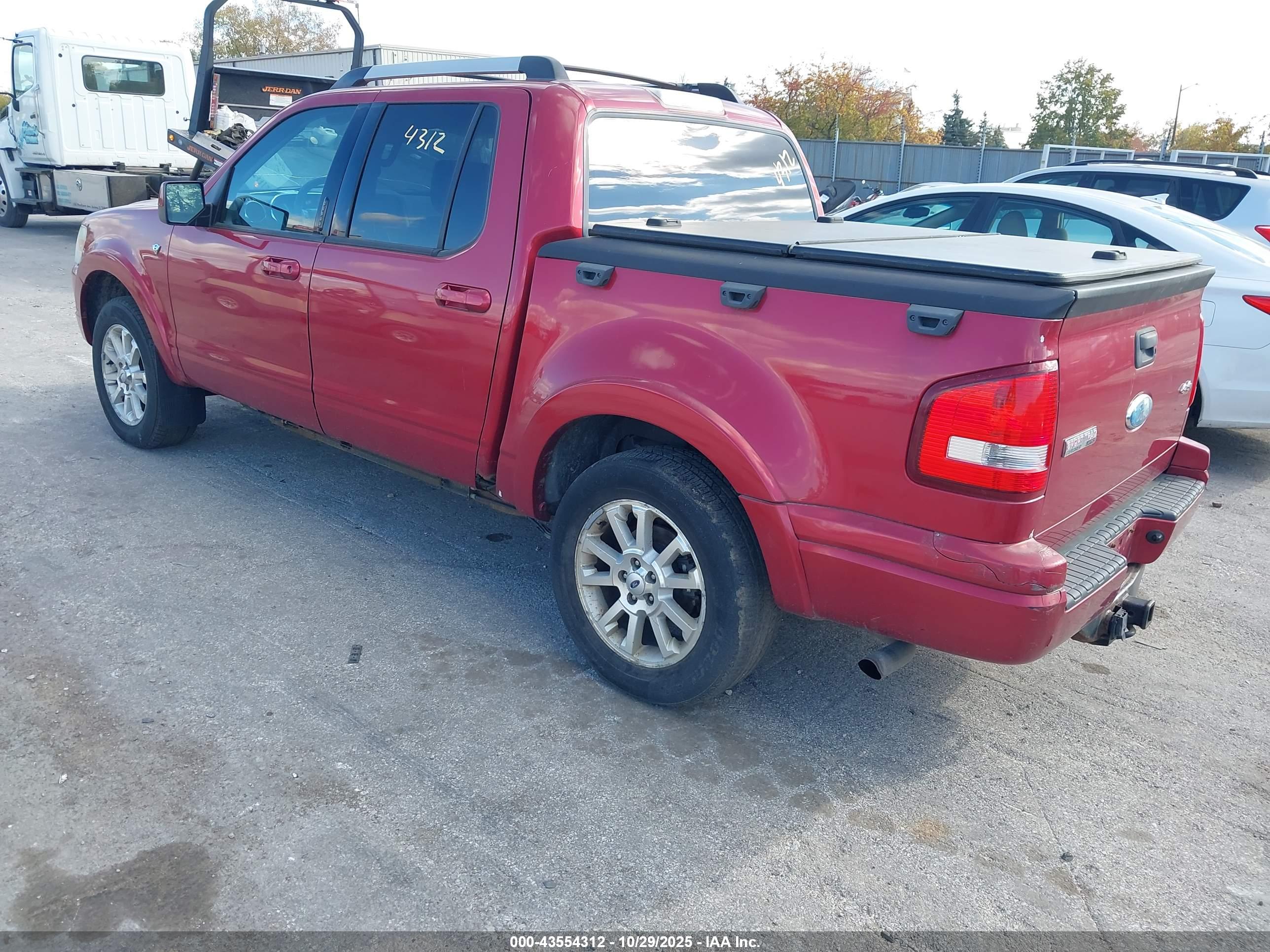 FORD EXPLORER image 3