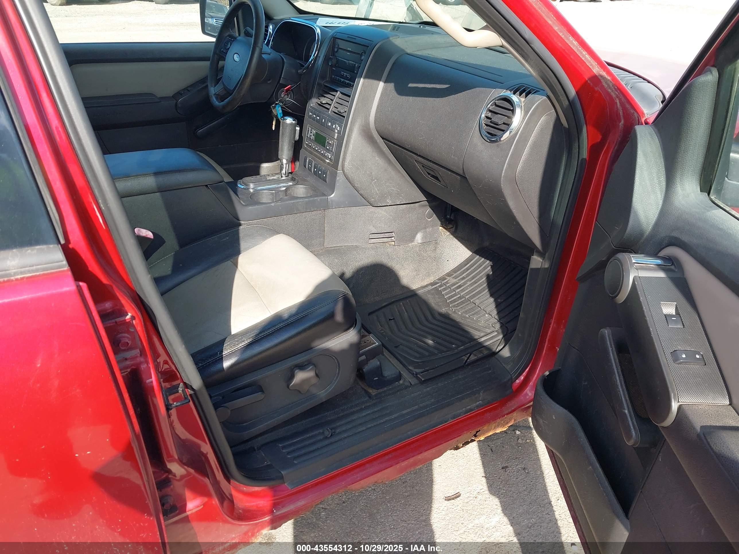FORD EXPLORER image 5
