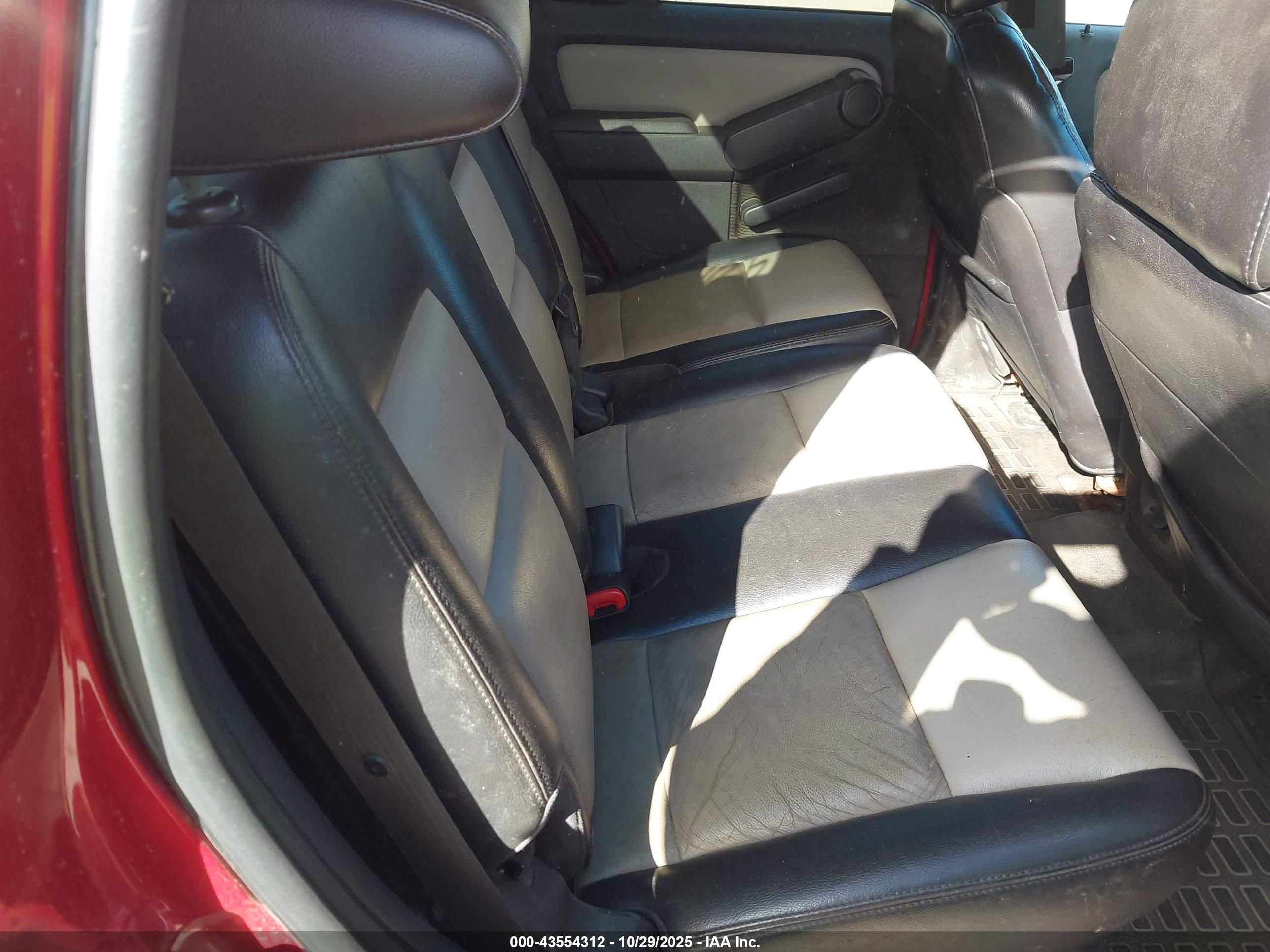 FORD EXPLORER image 8