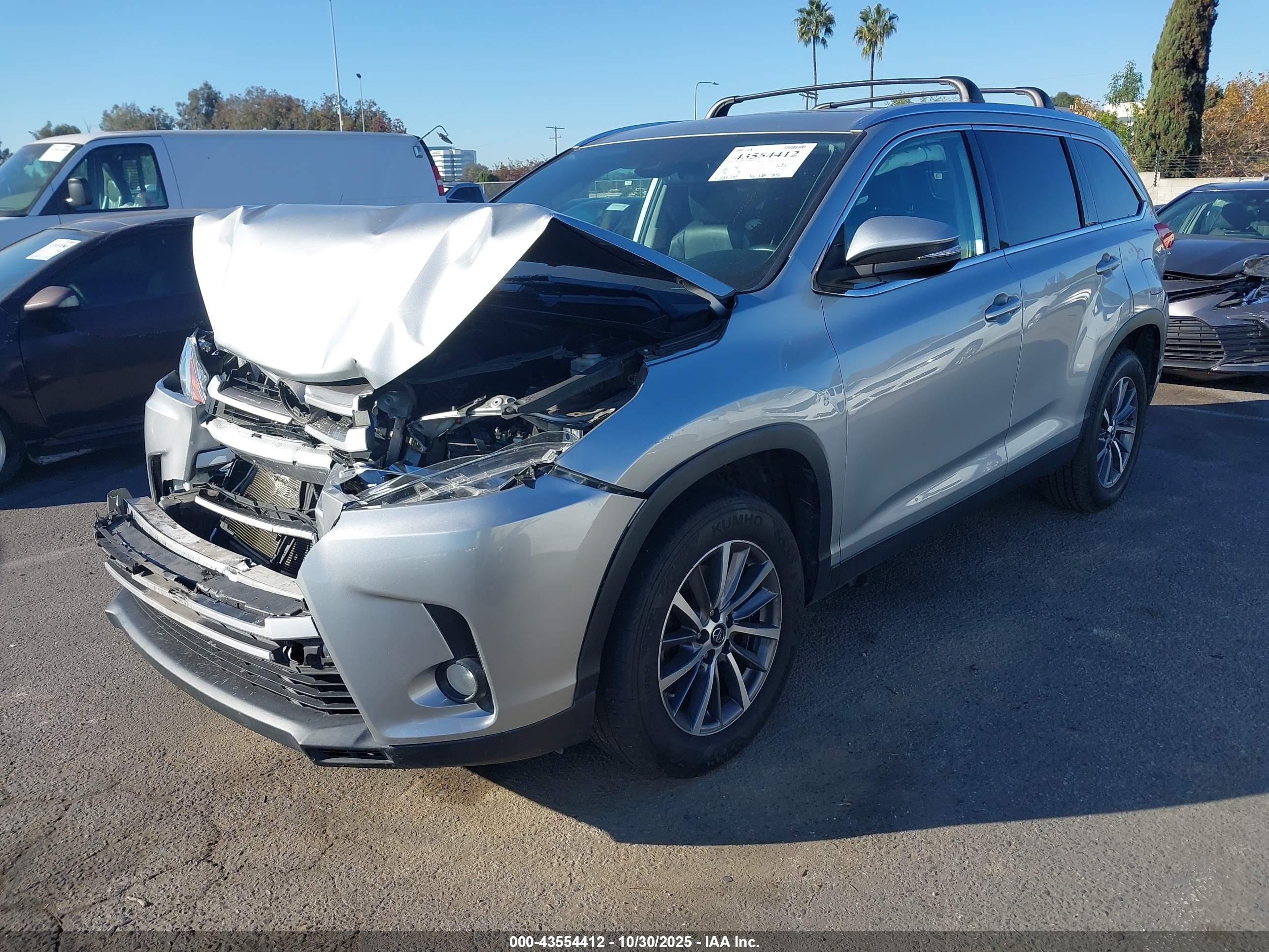 TOYOTA HIGHLANDER image 2